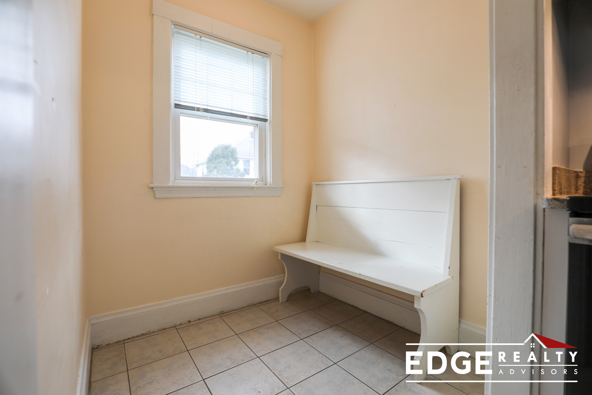 2 bed, 1 bath apartment for rent at 31 Benjamin Rd, Belmont — photo 4 of 15