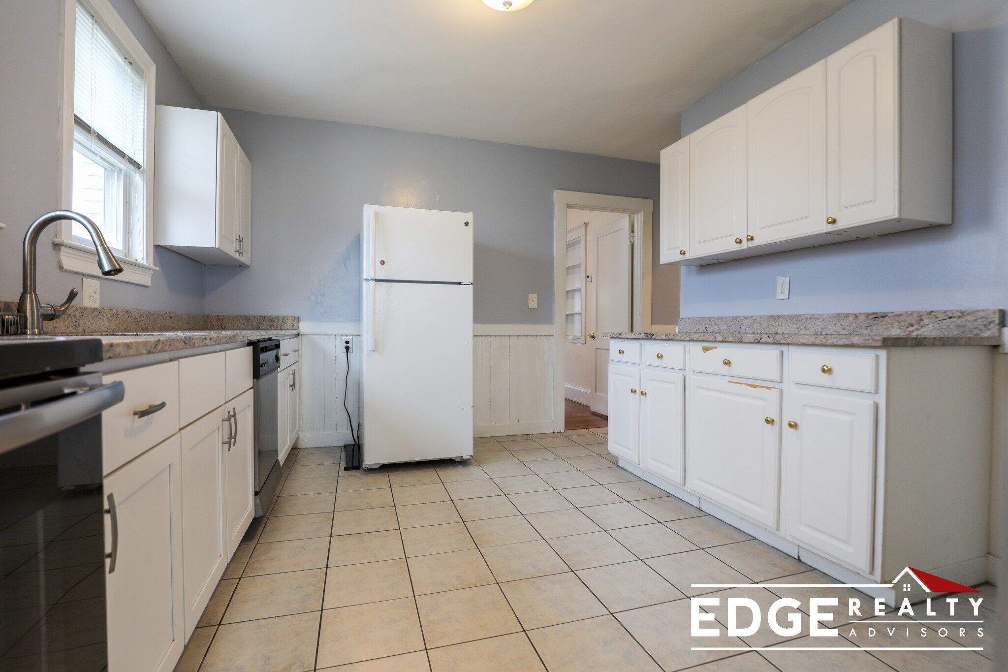 2 bed, 1 bath apartment for rent at 31 Benjamin Rd, Belmont — photo 2 of 15