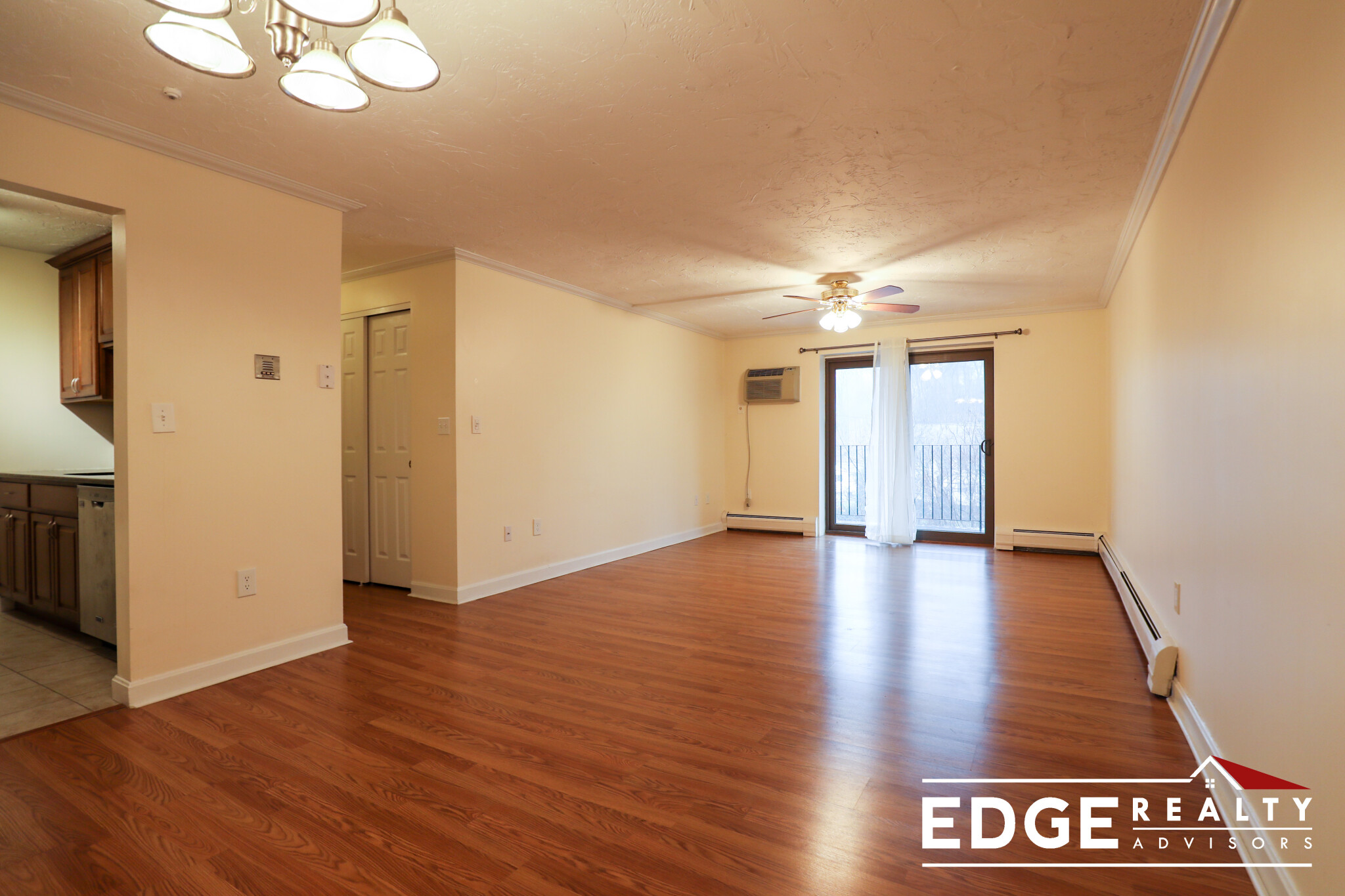 2 bed, 2 bath apartment for rent at 14 Winter St Unit 35C, Waltham — photo 4 of 10