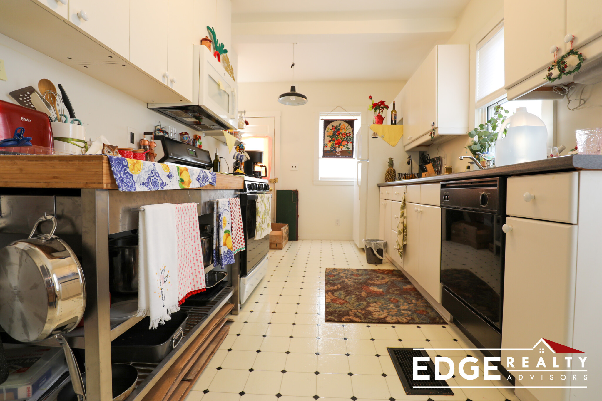 2 bed, 1 bath apartment for rent at 24 Minot Pl Unit 1, Newtonville — photo 2 of 8