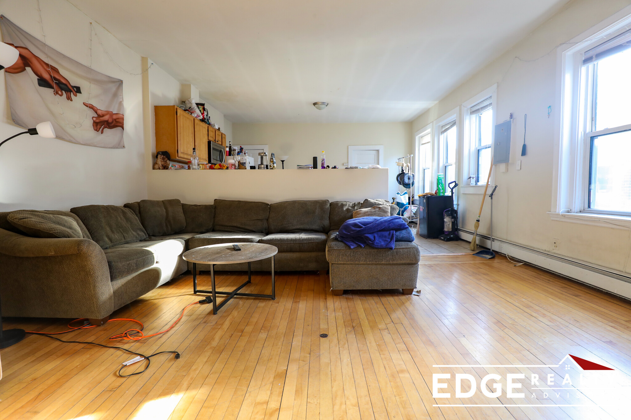 4 bed, 2 bath apartment for rent at 1278 Commonwealth Ave Unit 6, Allston — photo 2 of 10