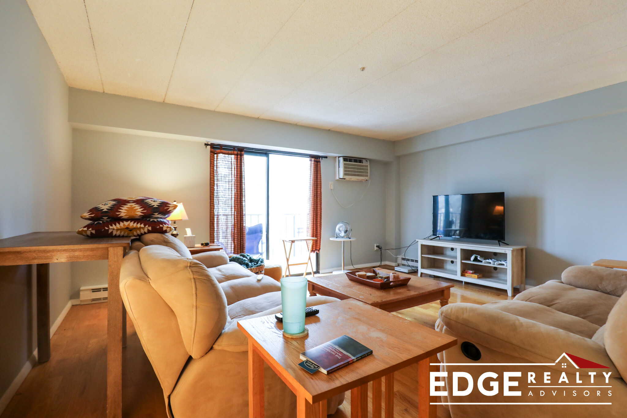 1 bed, 1.5 bath apartment for rent at 135 Pleasant St Unit 405, Brookline — photo 5 of 8