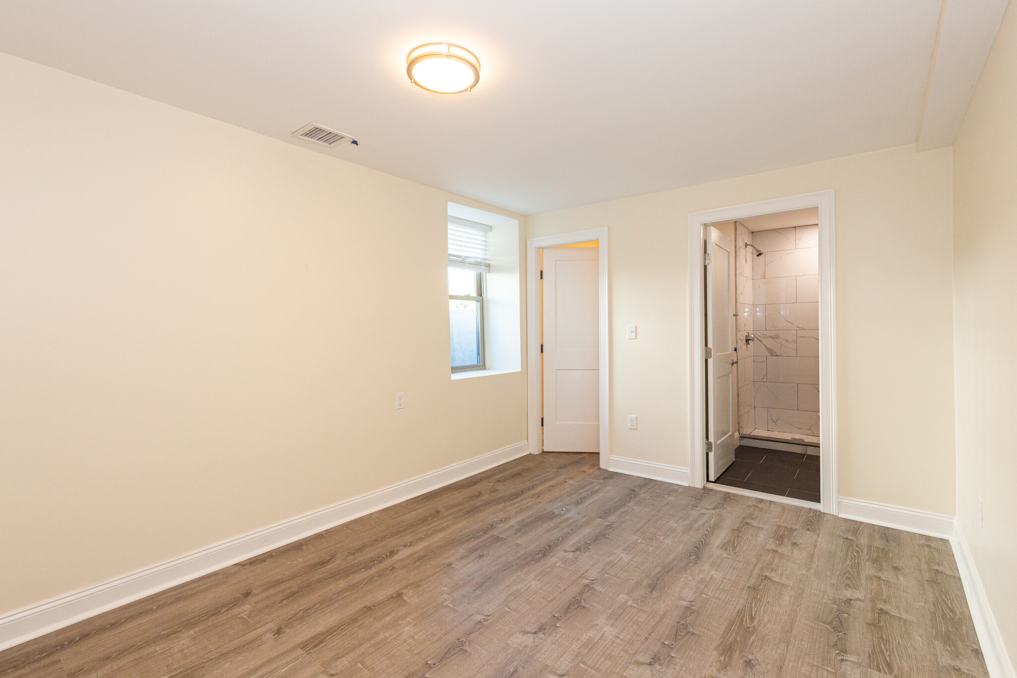 4 bed, 4+ bath apartment for rent at 39 Harvard St Unit 3, Medford — photo 7 of 15