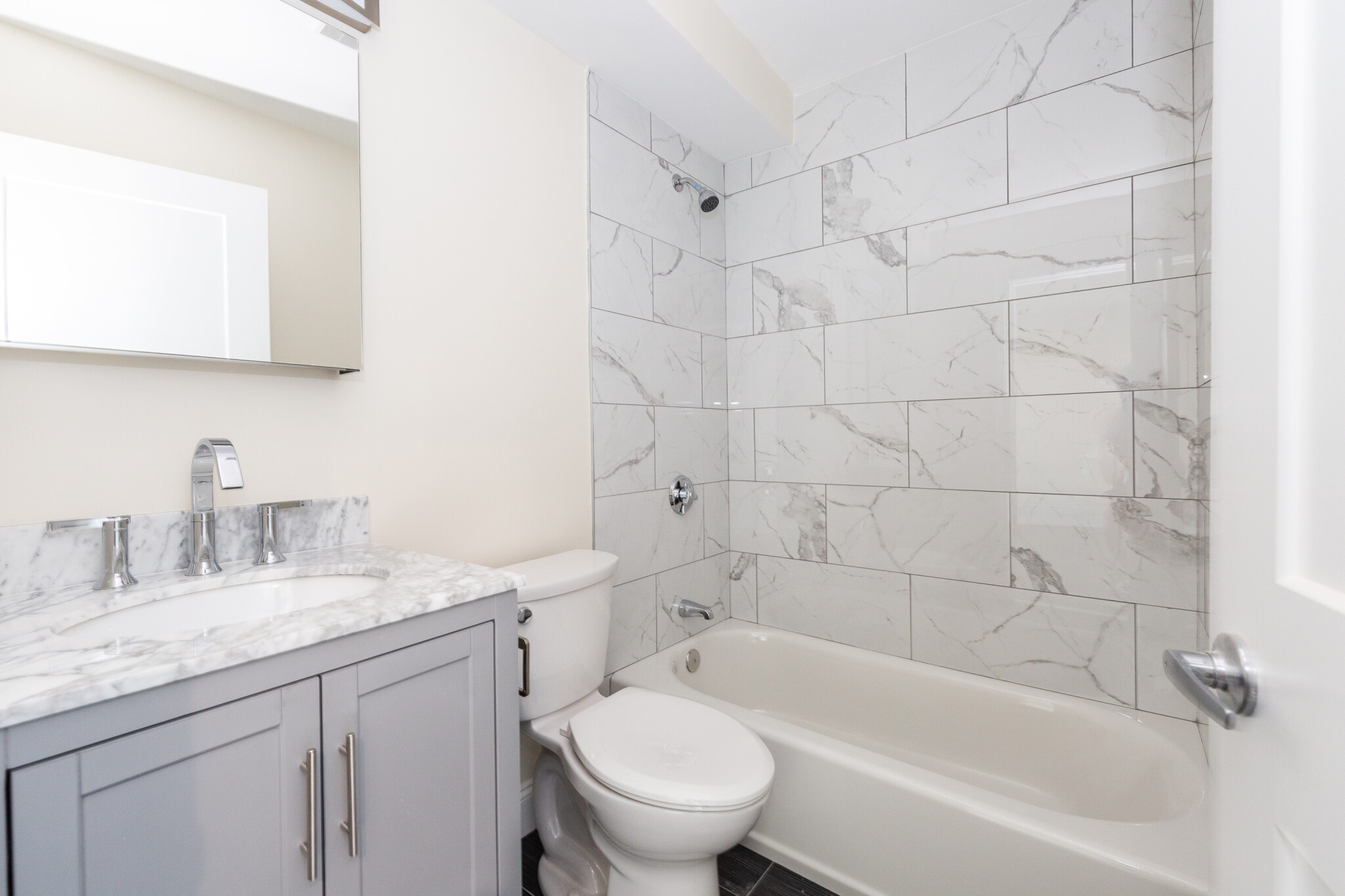 4 bed, 4+ bath apartment for rent at 39 Harvard St Unit 3, Medford — photo 3 of 15