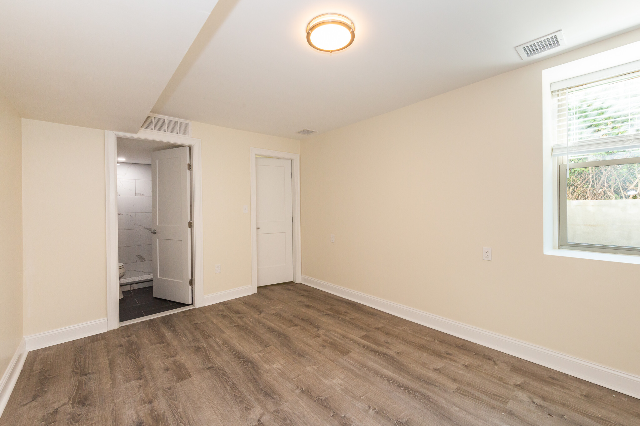 4 bed, 4+ bath apartment for rent at 39 Harvard St Unit 3, Medford — photo 9 of 15