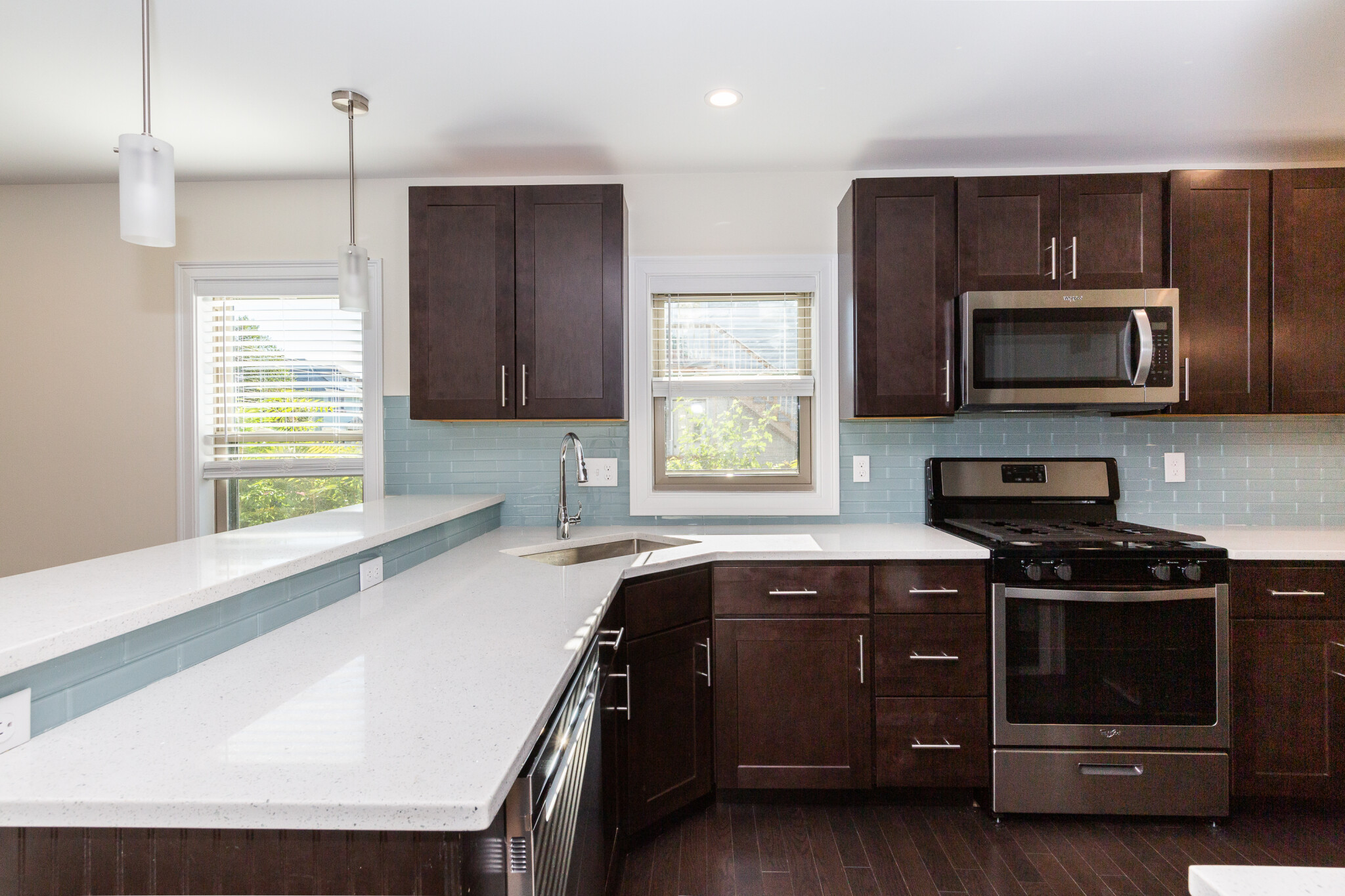 4 bed, 4+ bath apartment for rent at 39 Harvard St Unit 3, Medford — photo 14 of 15