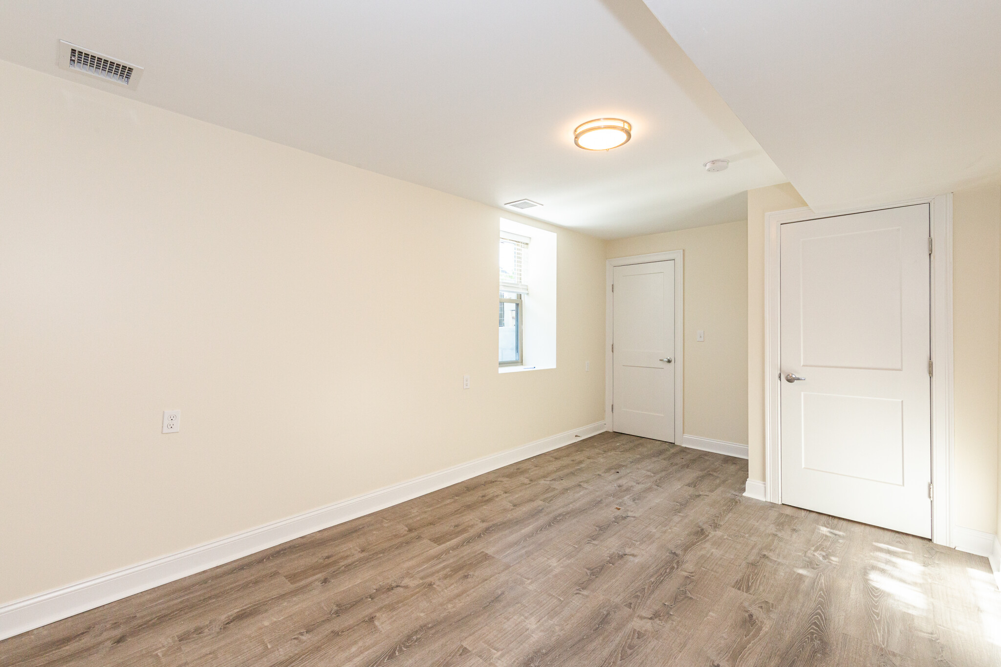 4 bed, 4+ bath apartment for rent at 39 Harvard St Unit 3, Medford — photo 10 of 15