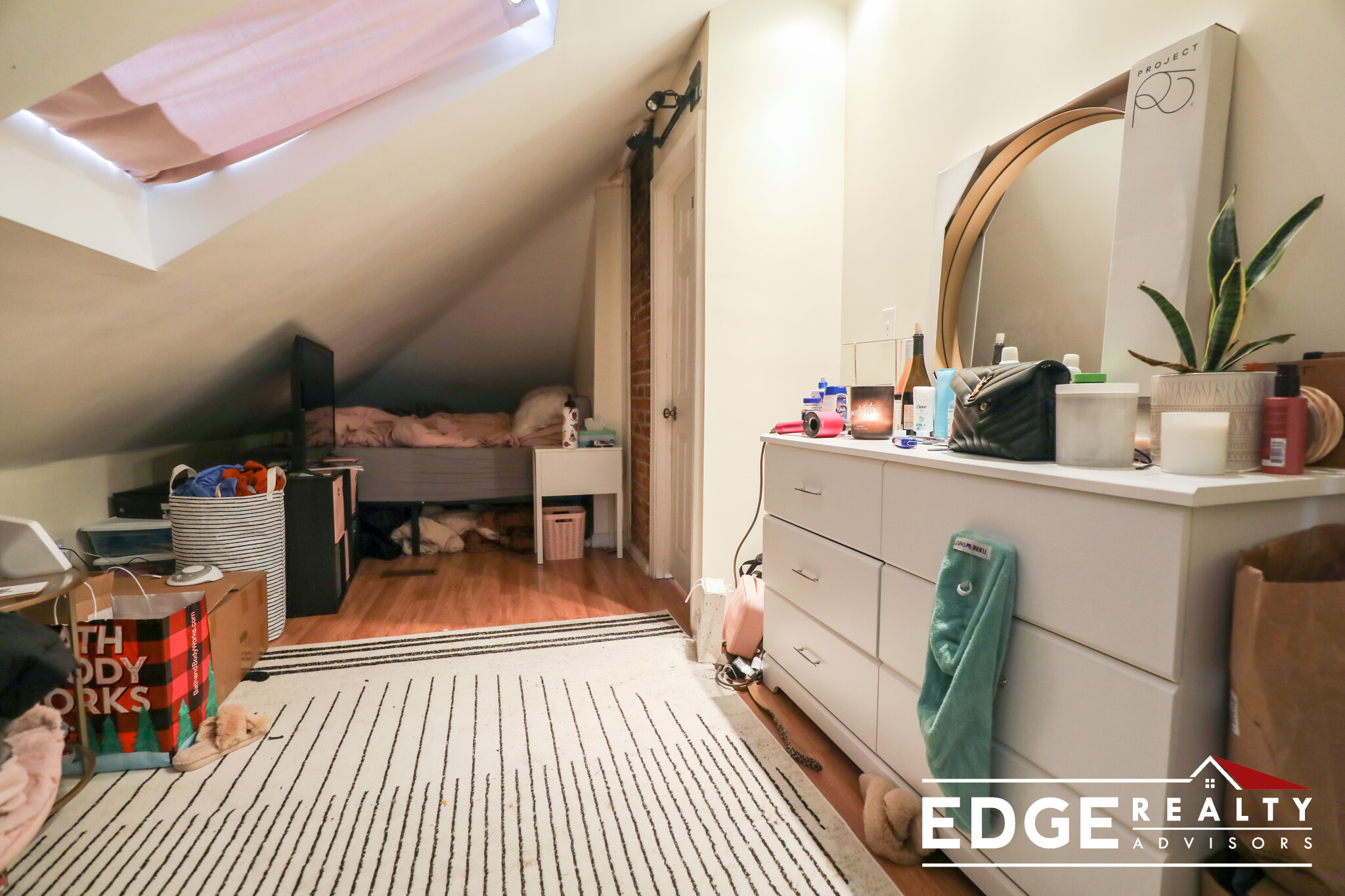 7 bed, 3 bath apartment for rent at 7 Greylock Rd Unit 3, Allston — photo 14 of 15