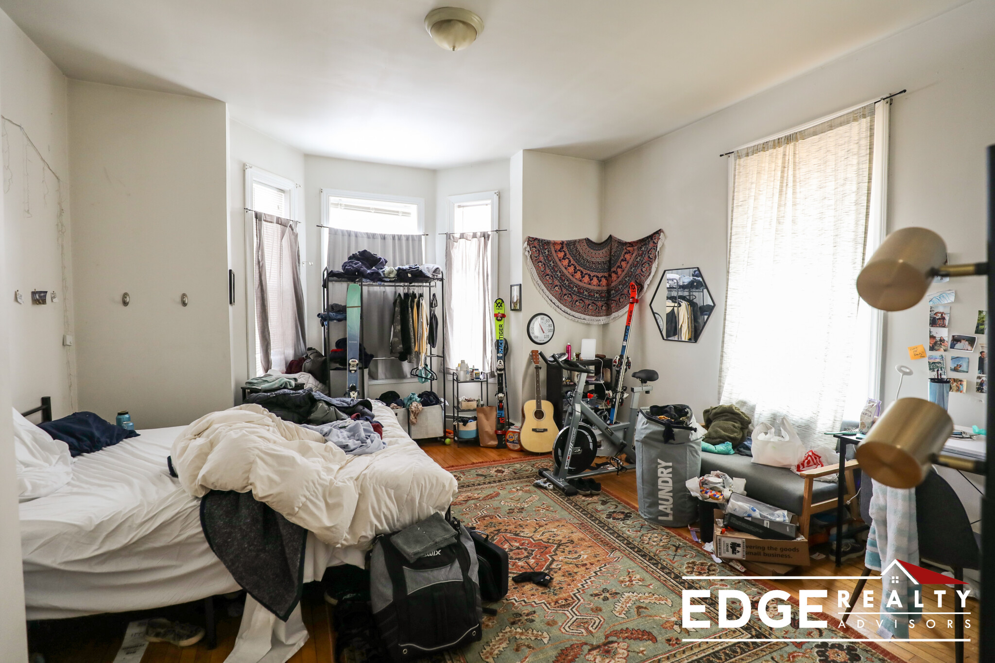 6 bed, 3 bath apartment for rent at 19 Farrington Ave Unit 1, Allston — photo 5 of 12