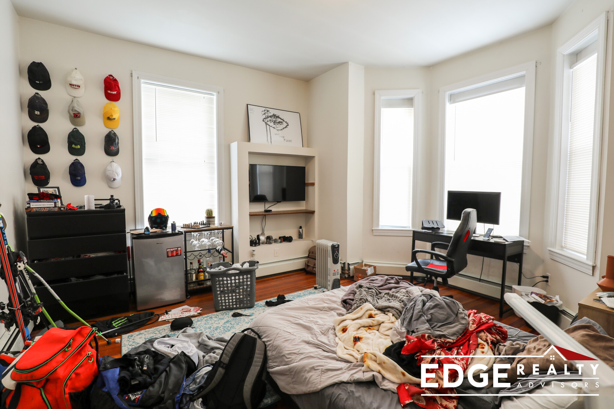 6 bed, 3 bath apartment for rent at 19 Farrington Ave Unit 1, Allston — photo 6 of 12