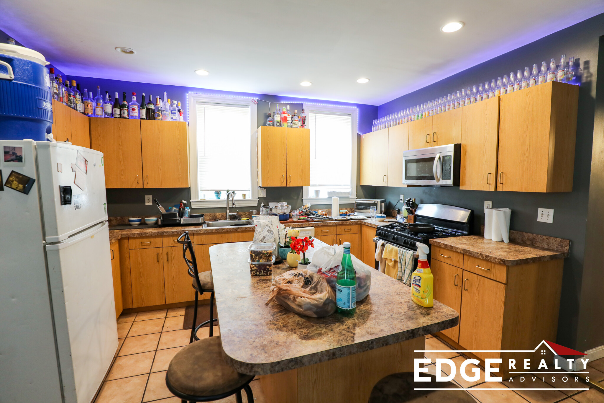 6 bed, 3 bath apartment for rent at 19 Farrington Ave Unit 1, Allston — photo 1 of 12
