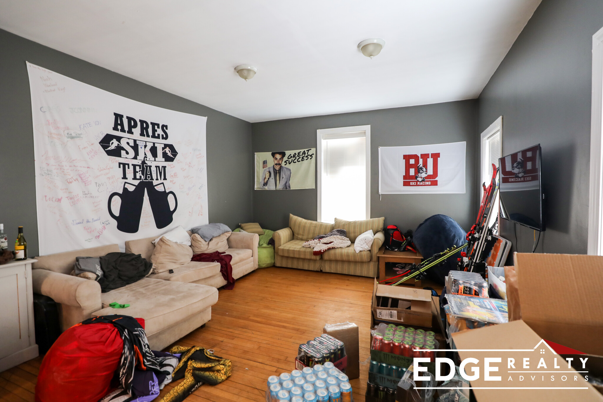6 bed, 3 bath apartment for rent at 19 Farrington Ave Unit 1, Allston — photo 3 of 12