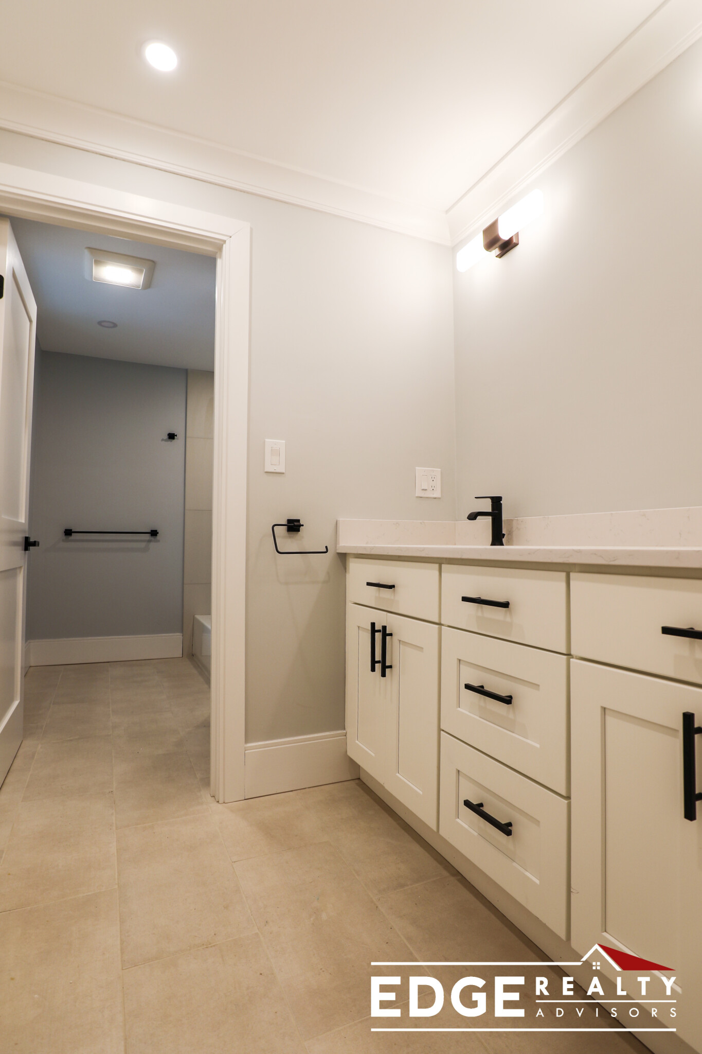 4 bed, 2 bath apartment for rent at 78 Calvary St Unit 1, Waltham — photo 10 of 17