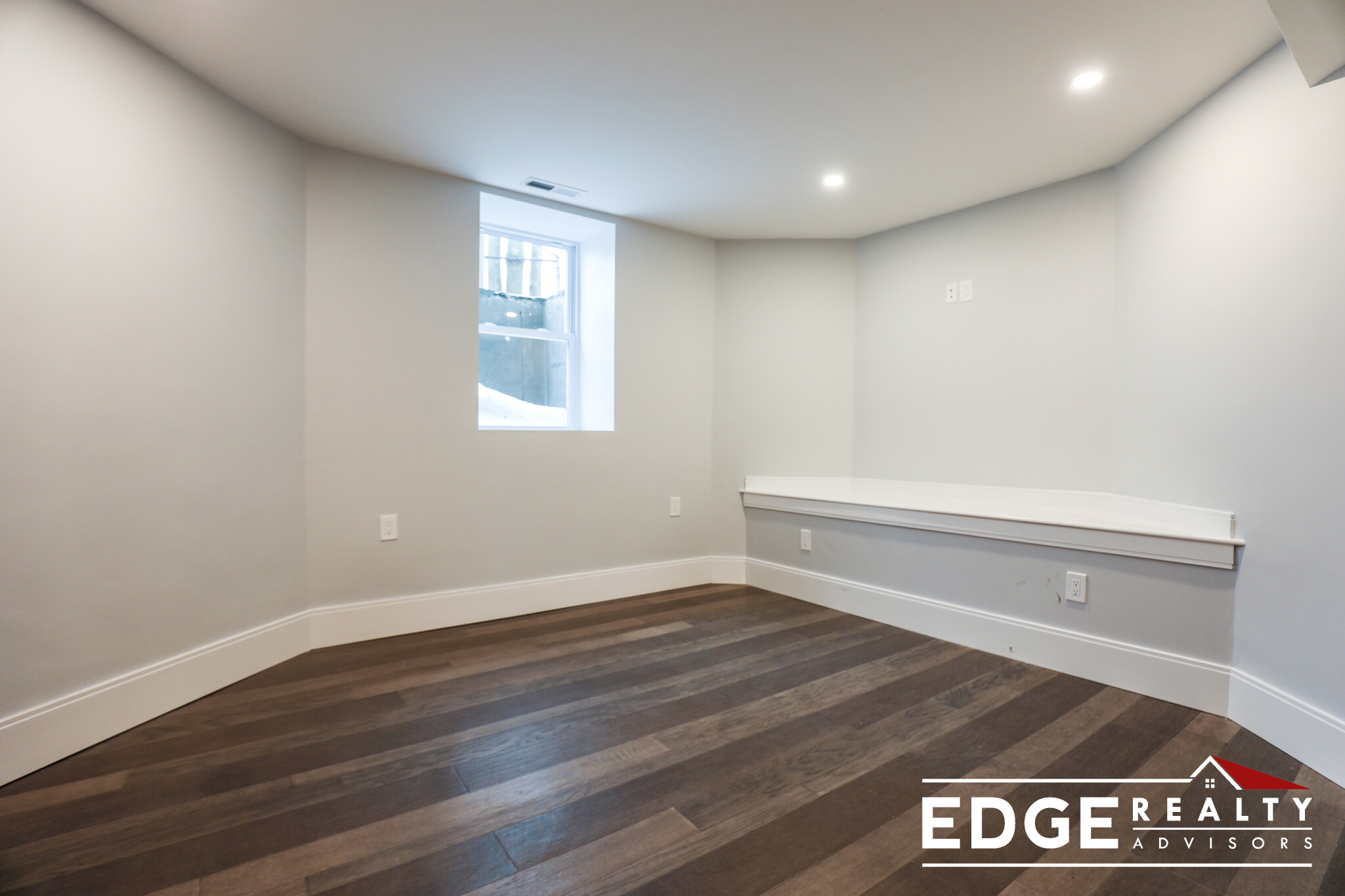 4 bed, 2 bath apartment for rent at 78 Calvary St Unit 1, Waltham — photo 14 of 17