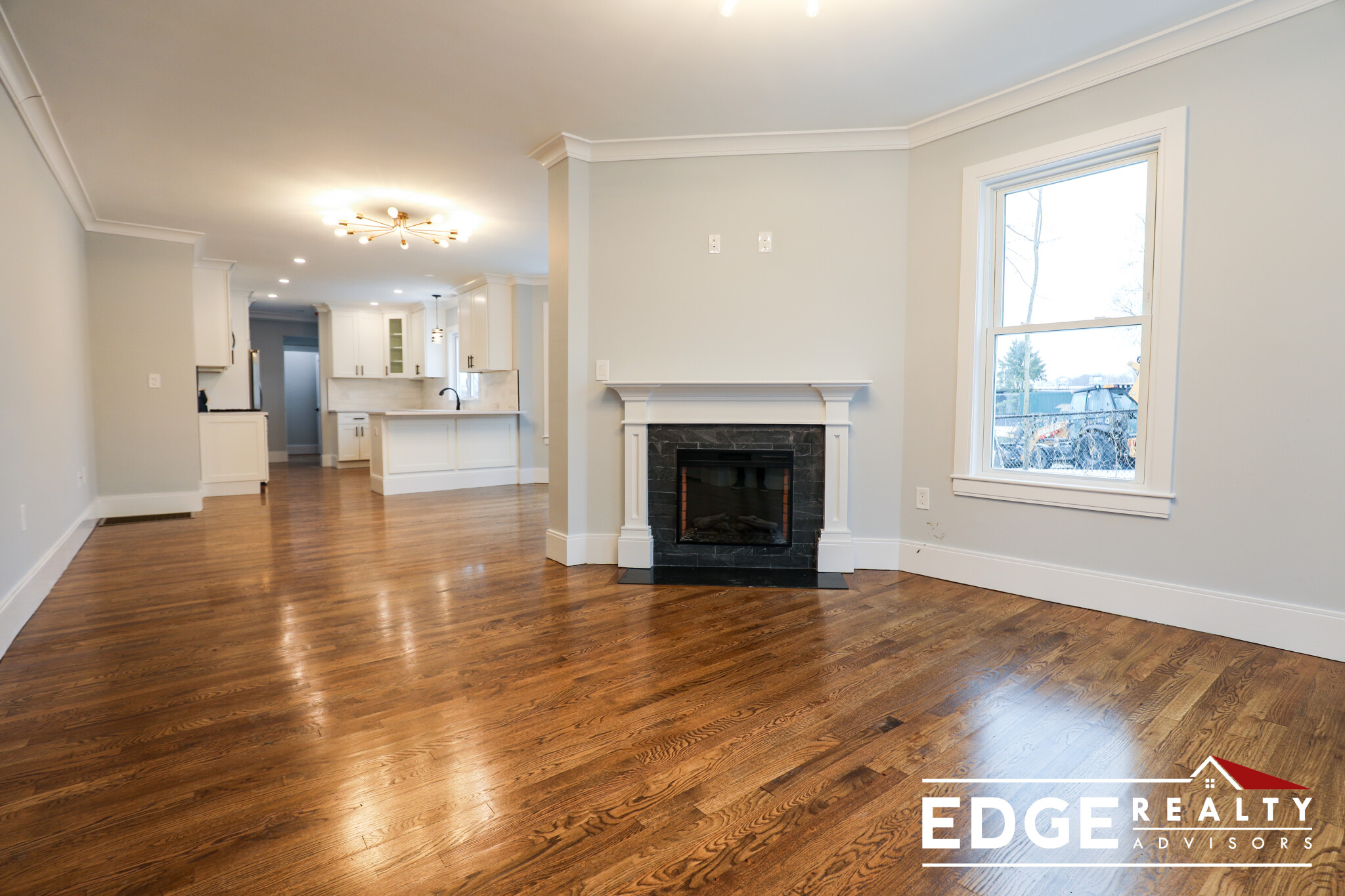 4 bed, 2 bath apartment for rent at 78 Calvary St Unit 1, Waltham — photo 2 of 17