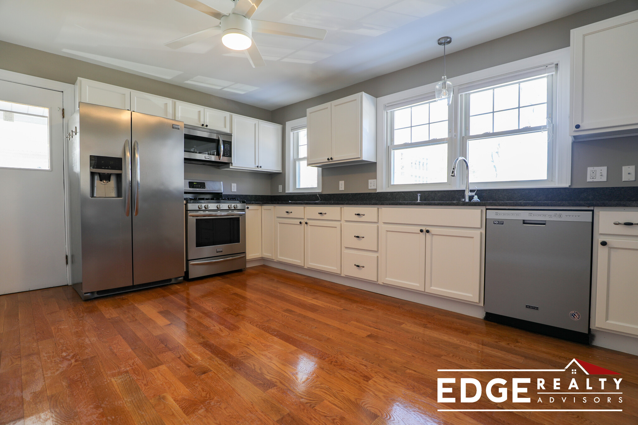 3 bed, 1 bath apartment for rent at 44 Waverley Ave Unit 1, Watertown — photo 1 of 11