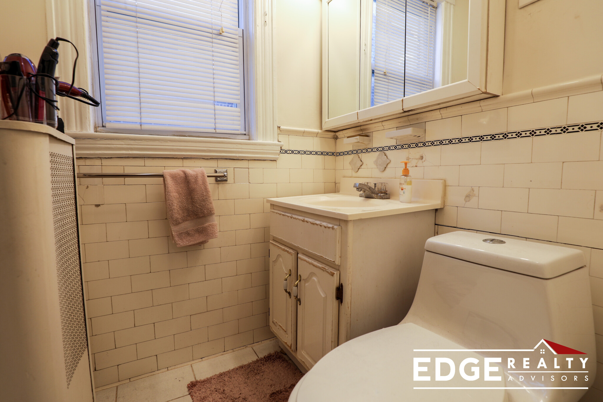 4 bed, 2 bath apartment for rent at 42 Lawton St Unit 1, Coolidge Corner — photo 8 of 14