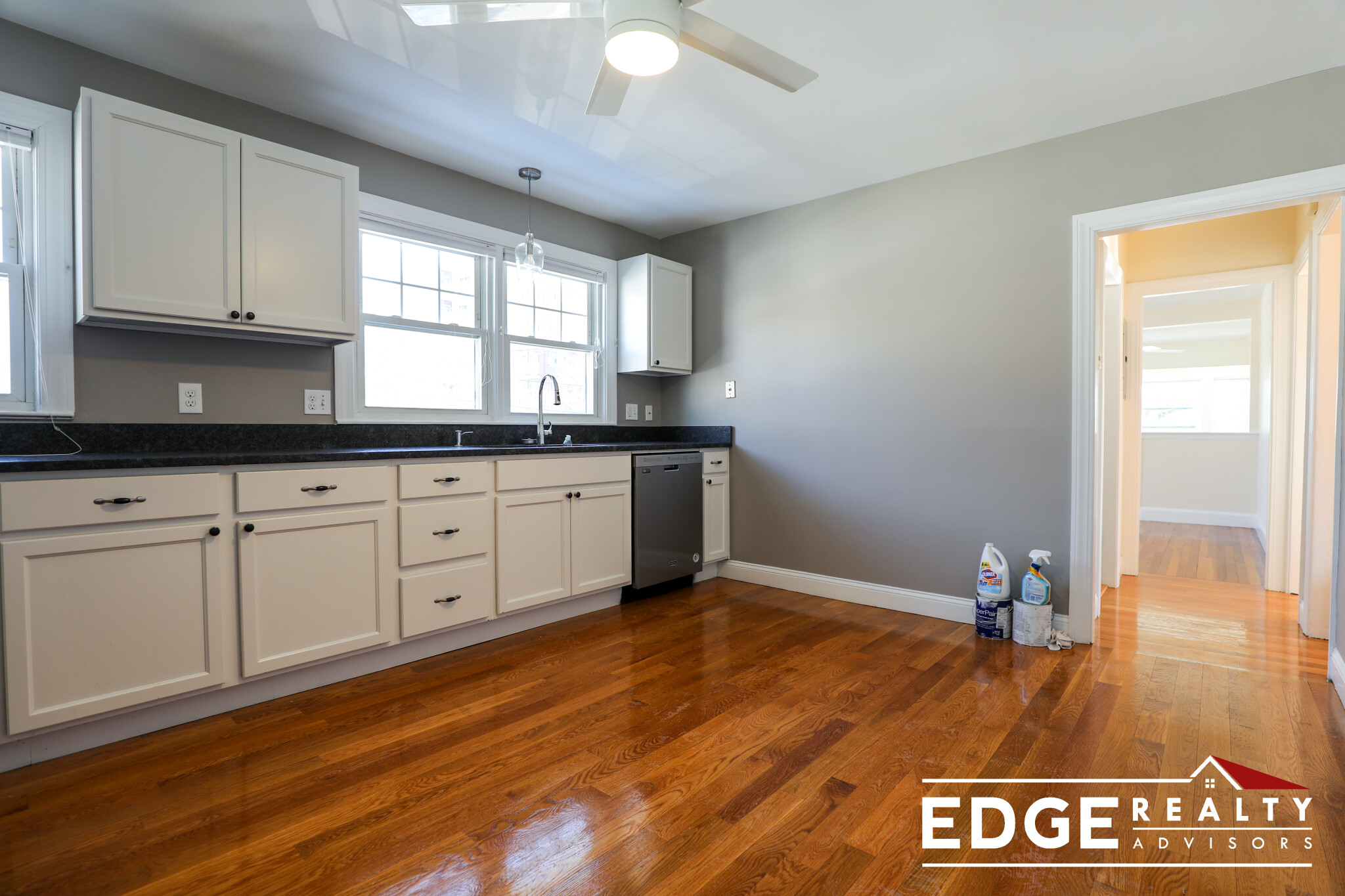 3 bed, 1 bath apartment for rent at 44 Waverley Ave Unit 1, Watertown — photo 2 of 11