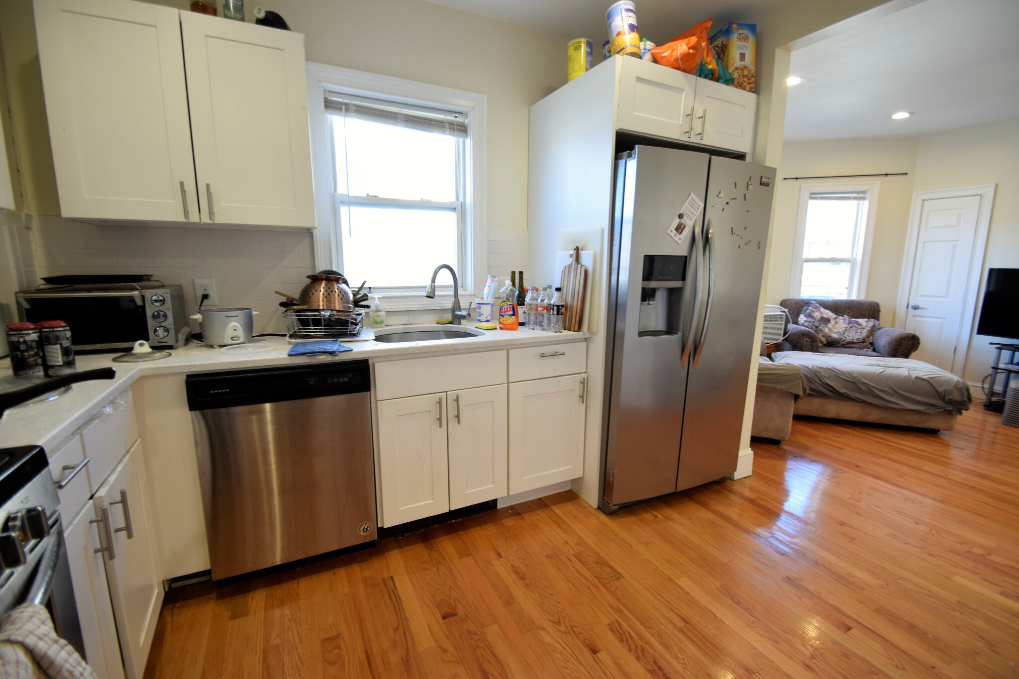 3 bed, 2 bath apartment for rent at 13 Winter Hill Rd Unit 1, Medford — photo 2 of 12