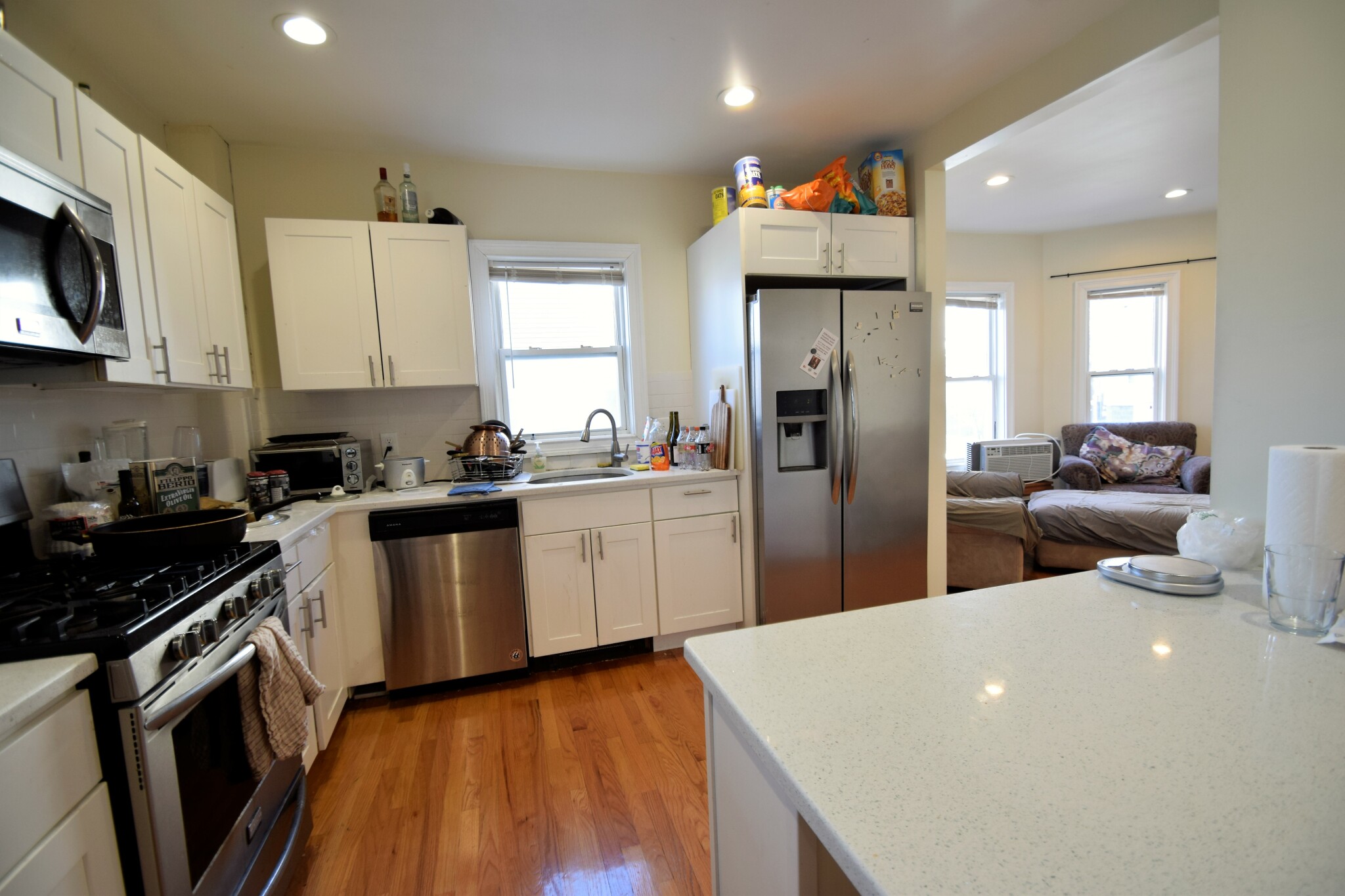 3 bed, 2 bath apartment for rent at 13 Winter Hill Rd Unit 1, Medford — photo 3 of 12