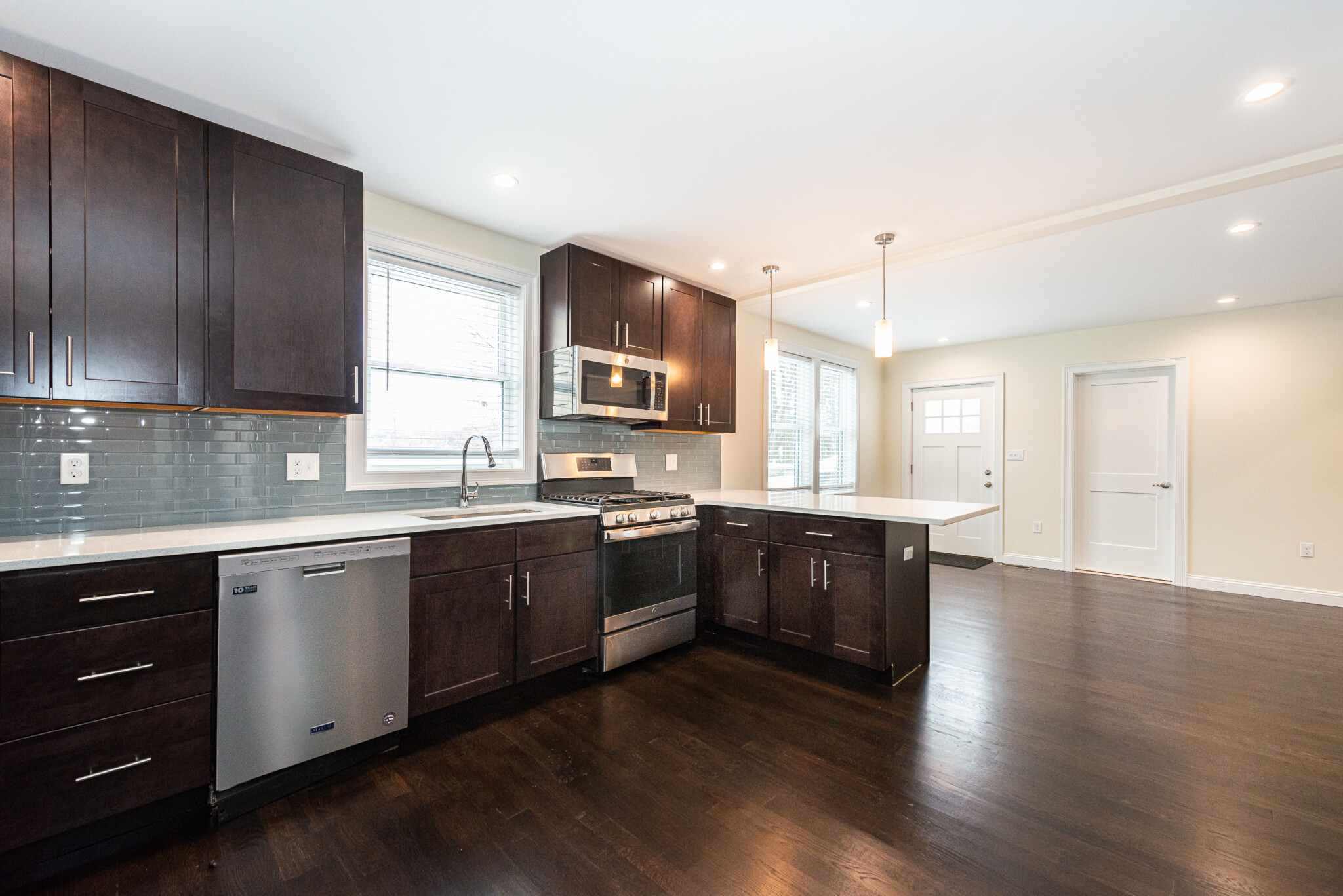 4 bed, 4+ bath apartment for rent at 14 Marion St Unit 2, Medford — photo 8 of 15