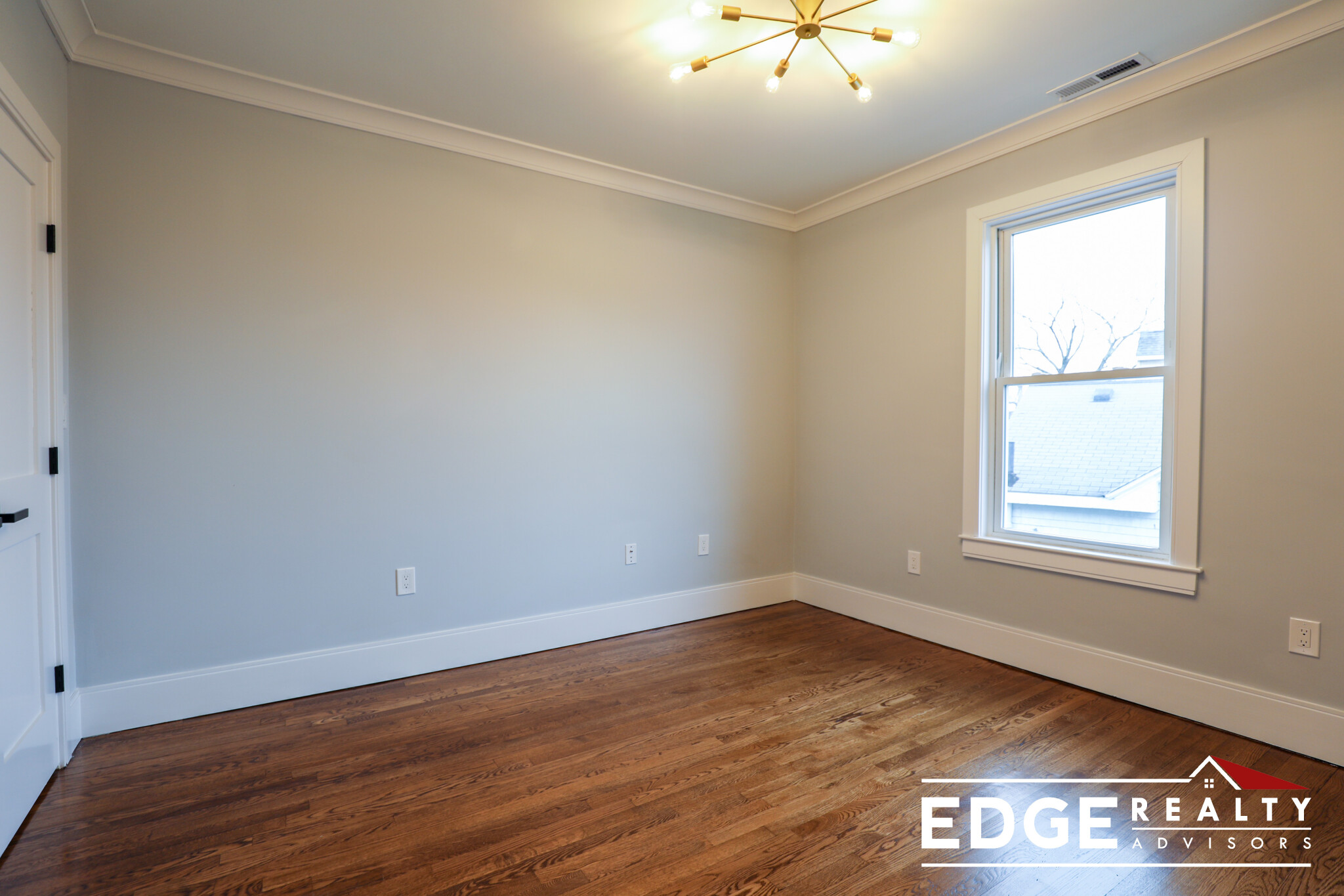 4 bed, 3 bath apartment for rent at 66 Calvary St, Waltham — photo 11 of 16