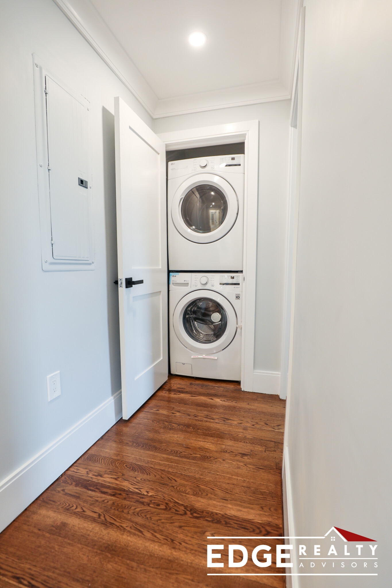 4 bed, 3 bath apartment for rent at 66 Calvary St, Waltham — photo 9 of 16