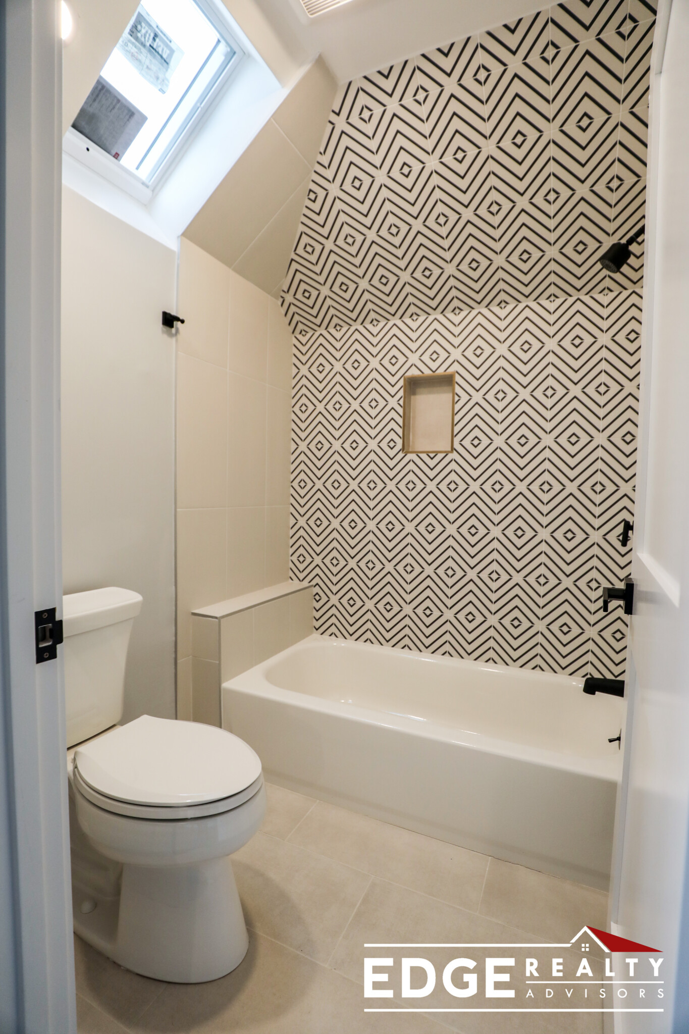 4 bed, 3 bath apartment for rent at 66 Calvary St, Waltham — photo 13 of 16