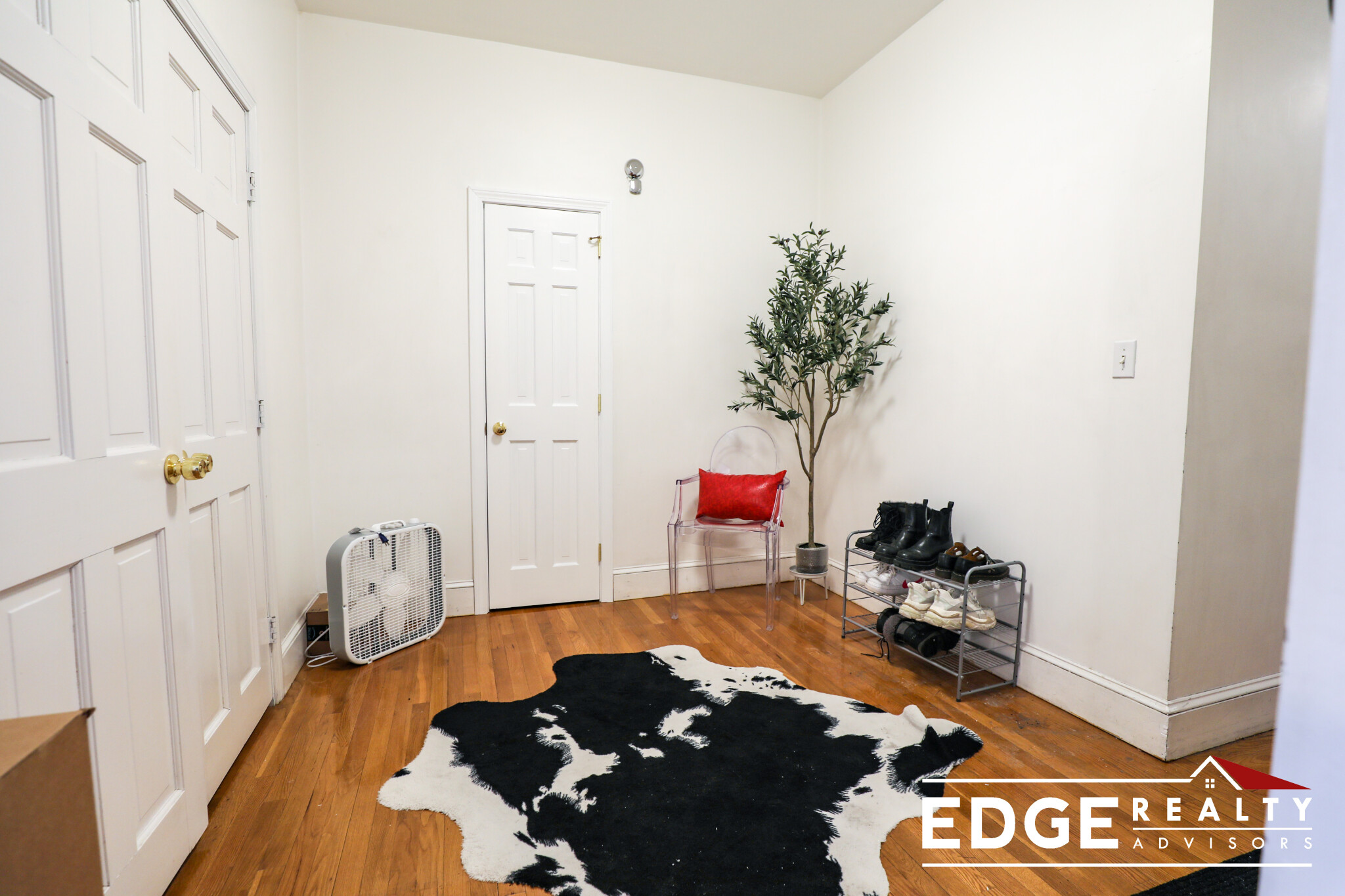 4 bed, 2 bath apartment for rent at 156 Coolidge St Unit 1, Brookline — photo 11 of 12