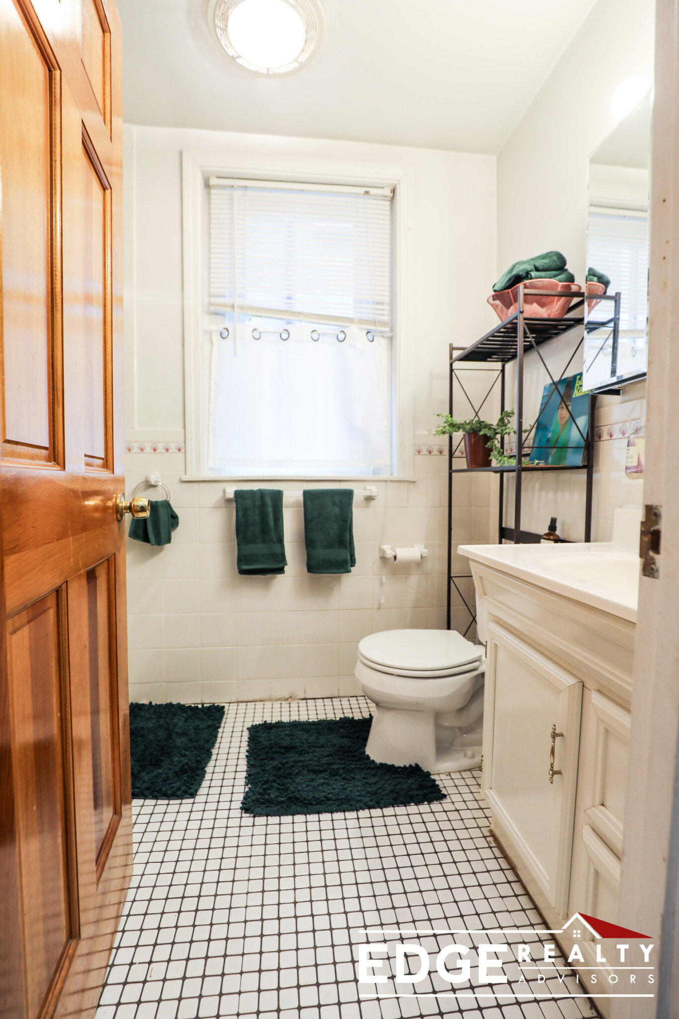 4 bed, 2 bath apartment for rent at 156 Coolidge St Unit 1, Brookline — photo 7 of 12