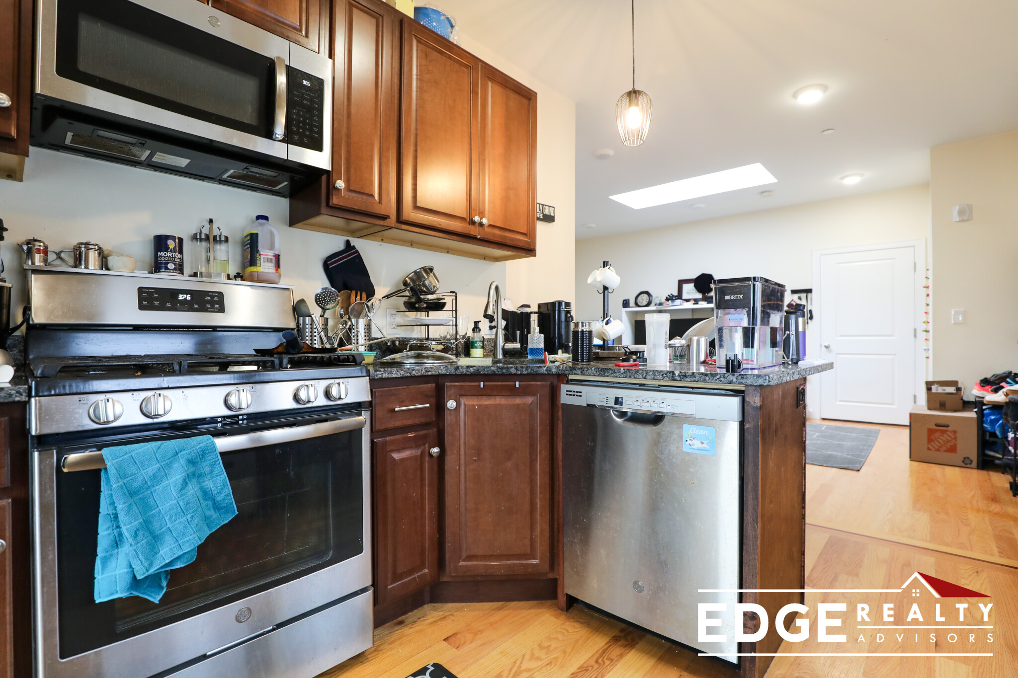 1 bed, 1 bath apartment for rent at 553 Washington St Unit 6, Brighton — photo 1 of 3