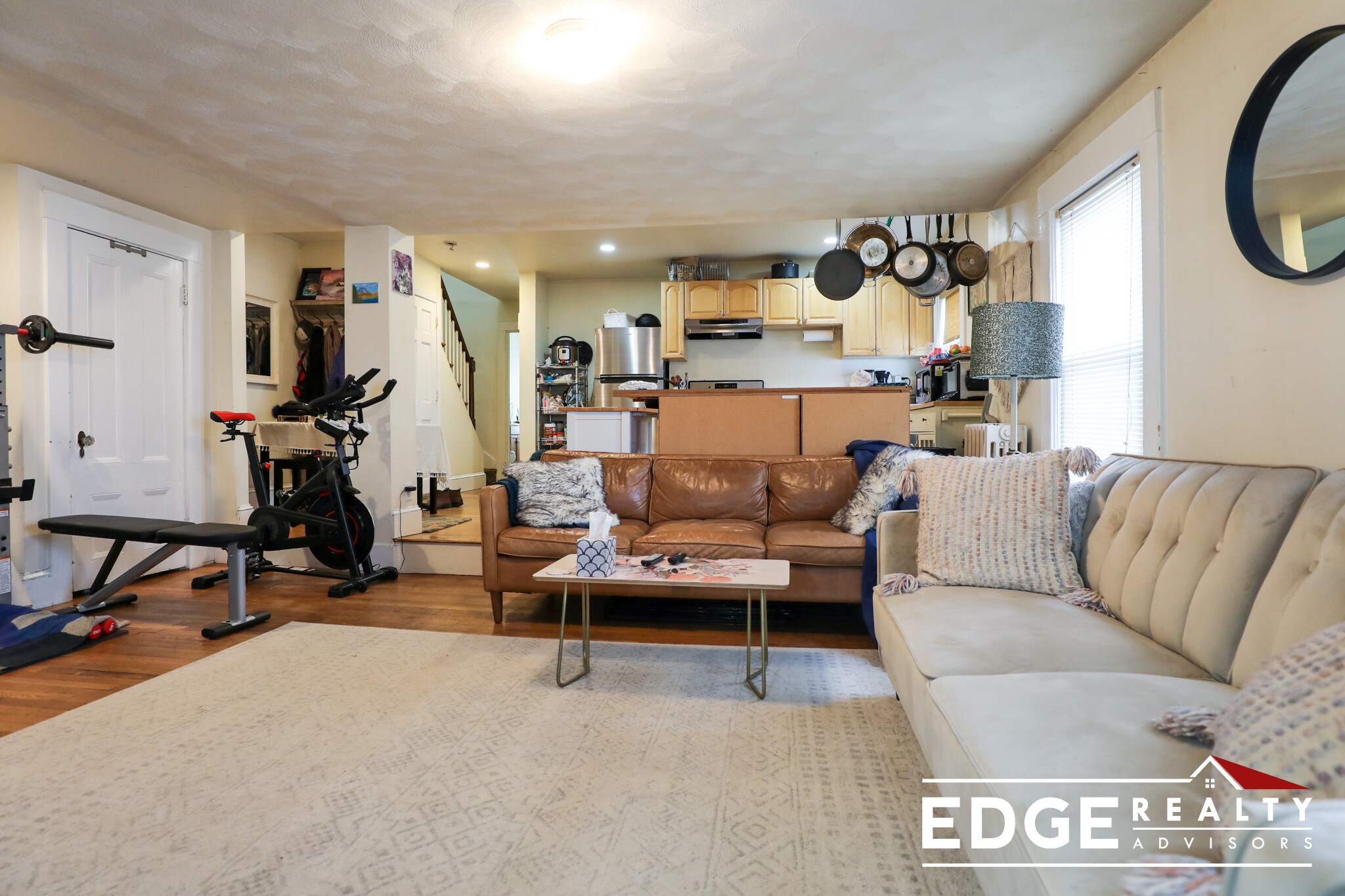 3 bed, 1 bath apartment for rent at 32 Cherry St Unit 2, Davis Square — photo 4 of 12