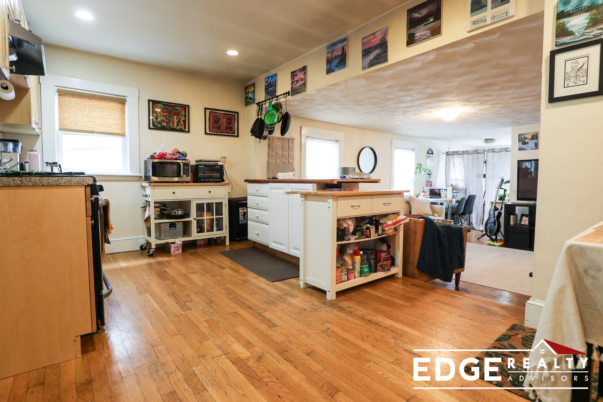 3 bed, 1 bath apartment for rent at 32 Cherry St Unit 2, Davis Square — photo 2 of 12
