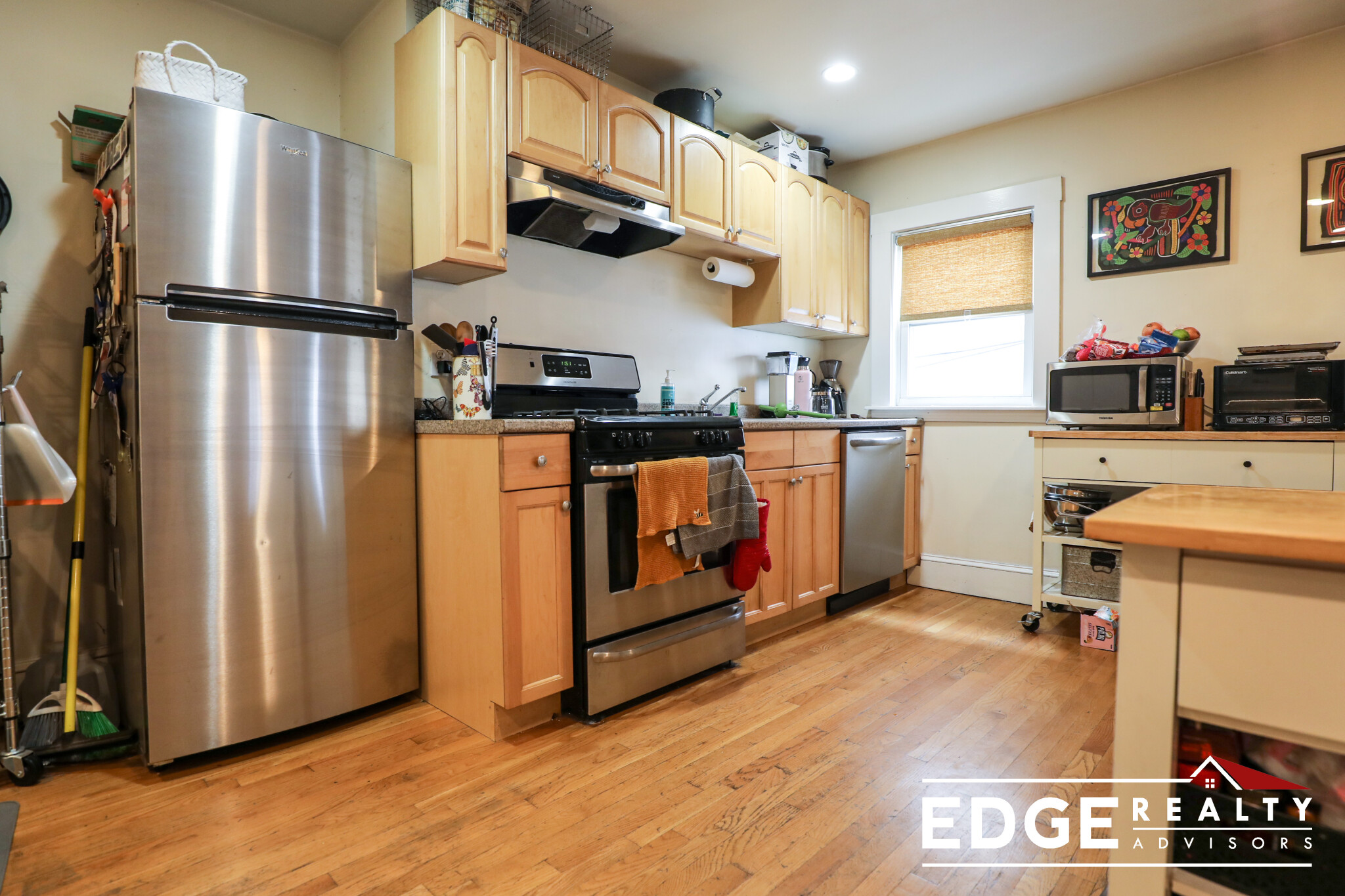 3 bed, 1 bath apartment for rent at 32 Cherry St Unit 2, Davis Square — photo 1 of 12