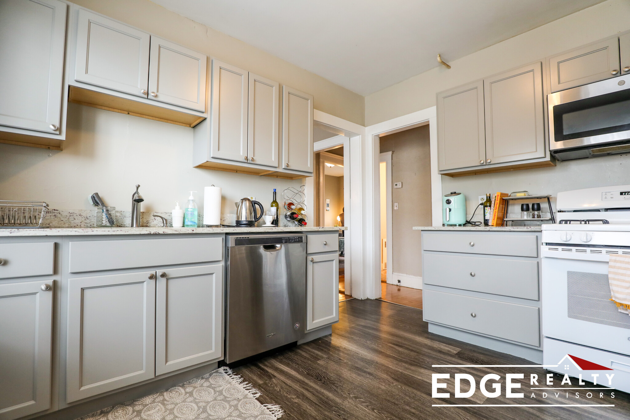 3 bed, 1 bath apartment for rent at 1 Boulevard Ter, Brighton — photo 3 of 11
