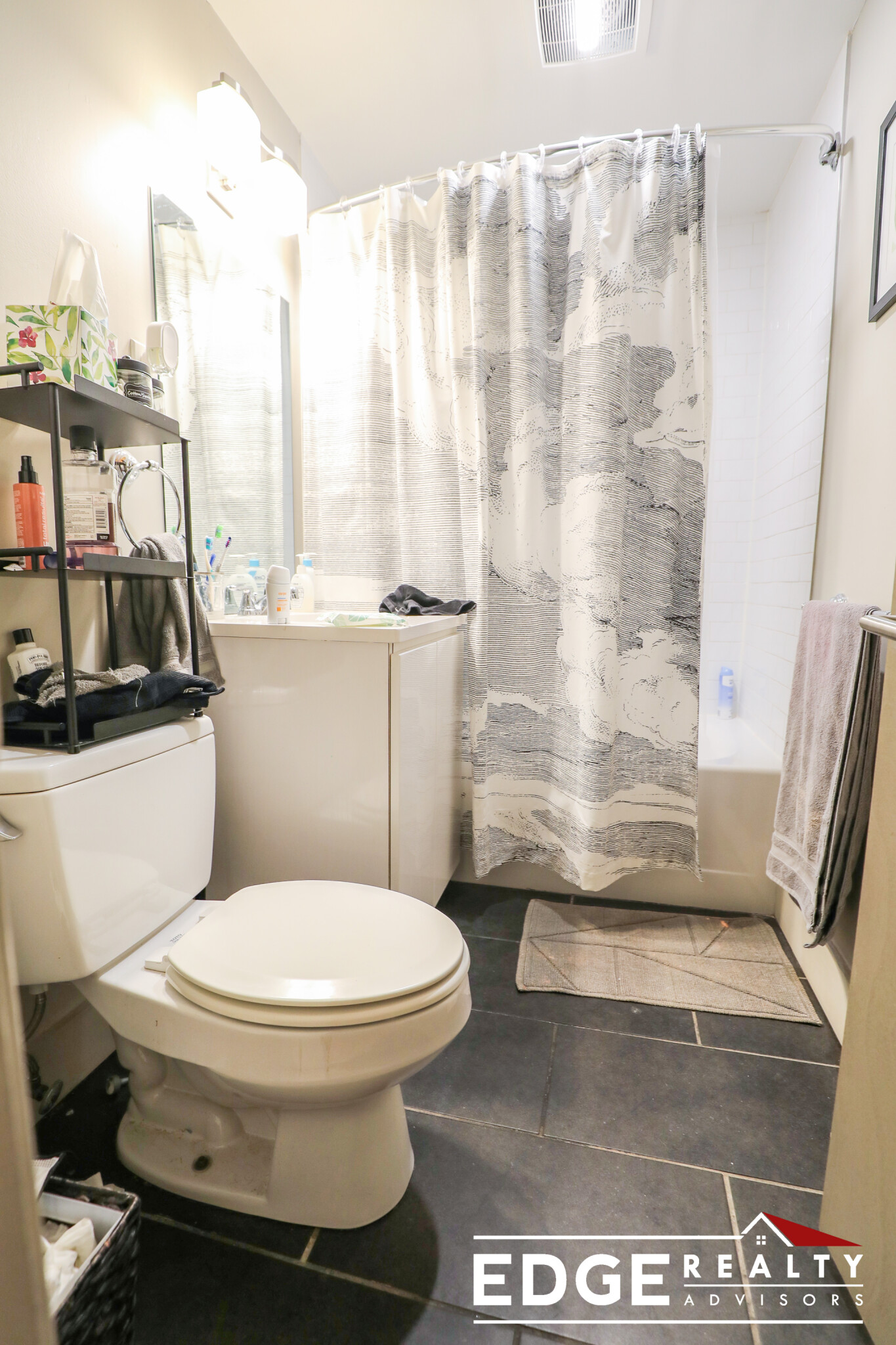3 bed, 2 bath apartment for rent at 17 Greylock Rd, Allston — photo 7 of 9