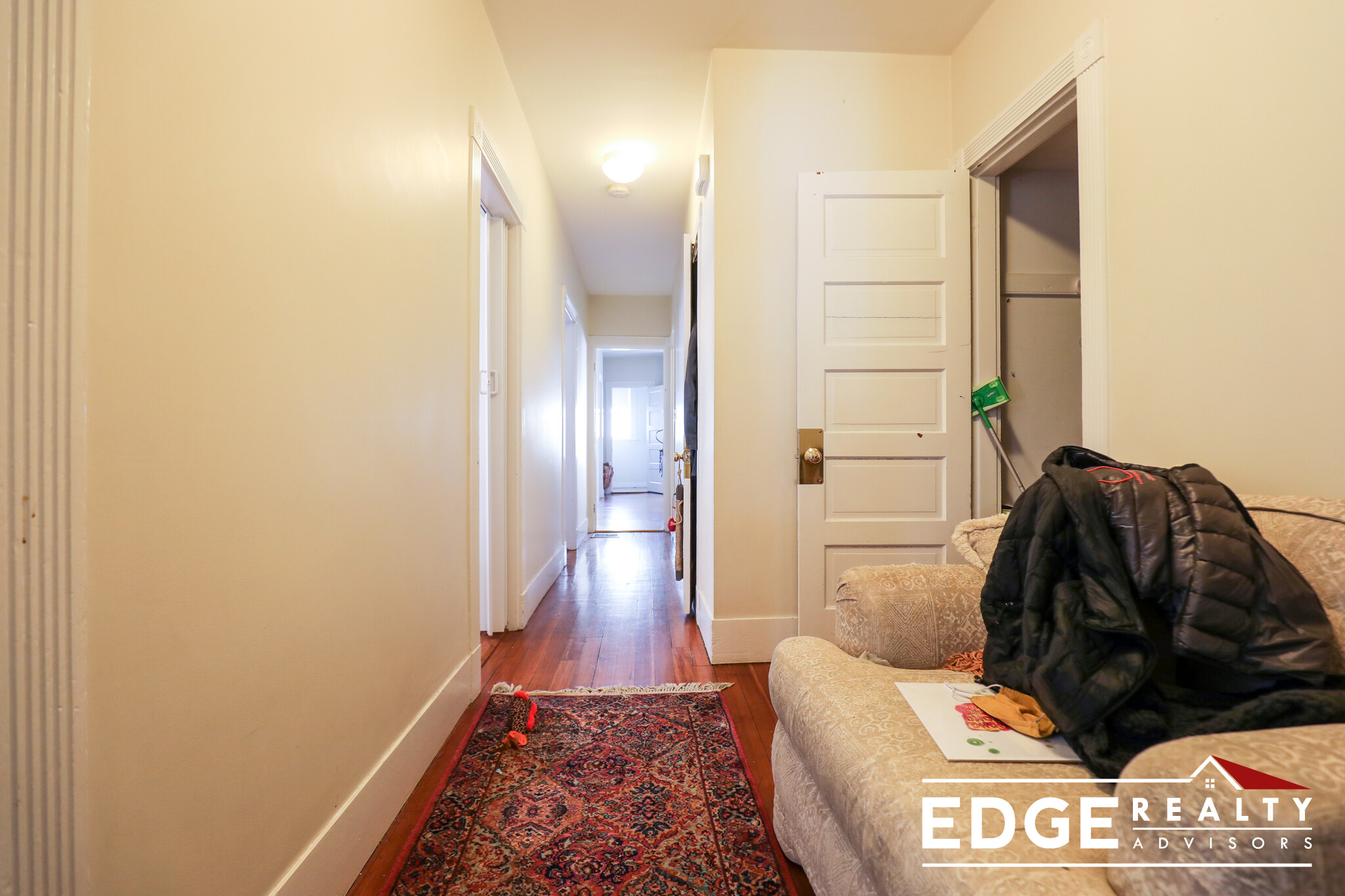 3 bed, 1 bath apartment for rent at 9 Bennett St Unit 1, Brighton — photo 3 of 9