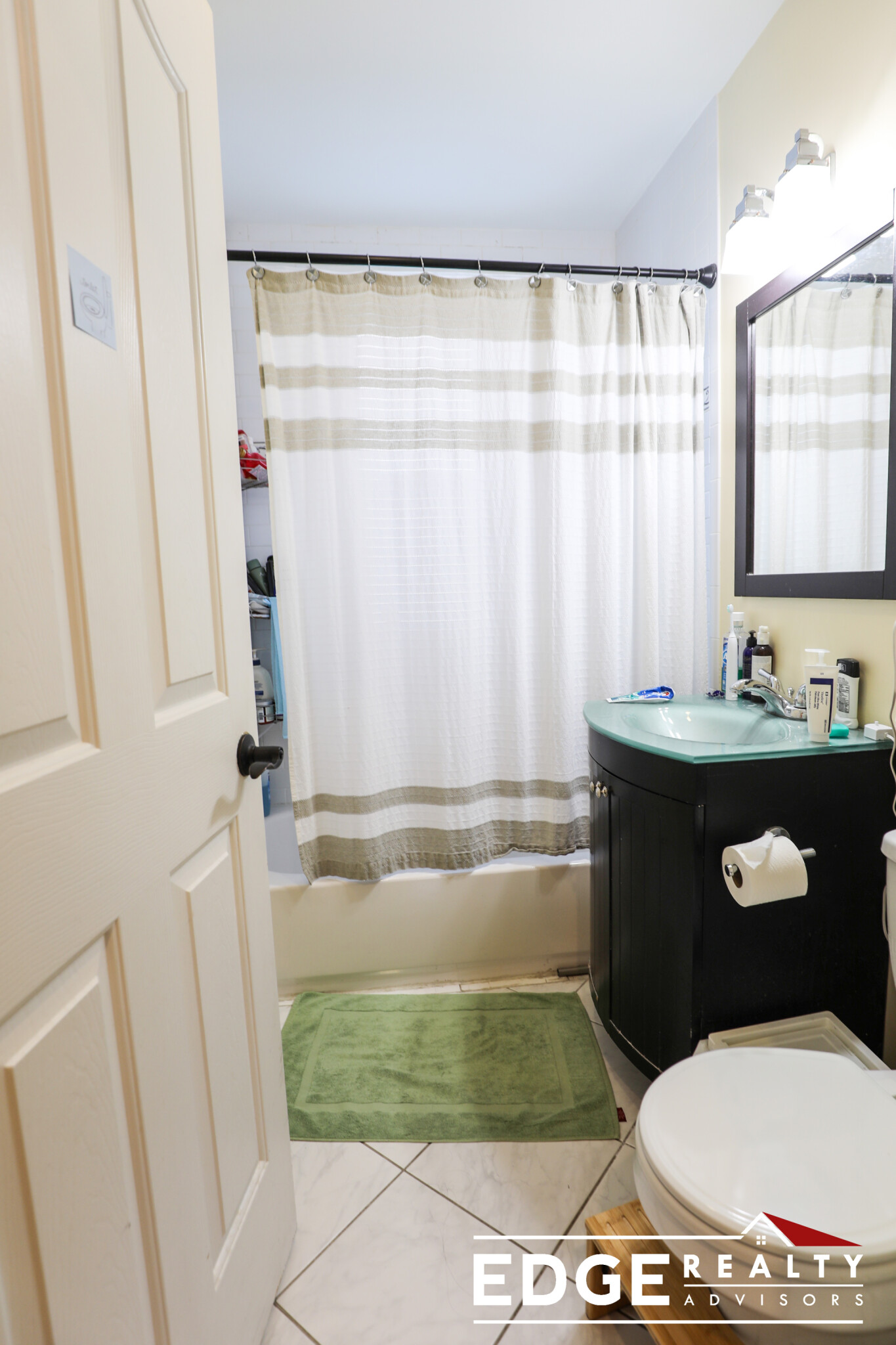 24 Armstrong St, Jamaica Plain