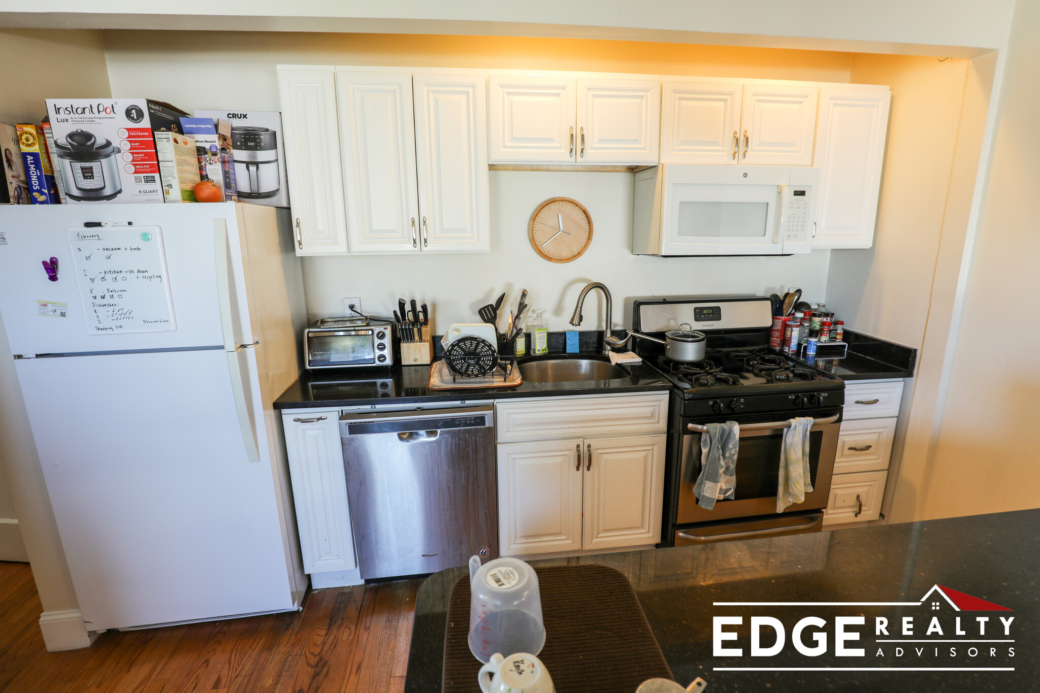 4 Rockledge St, Roxbury