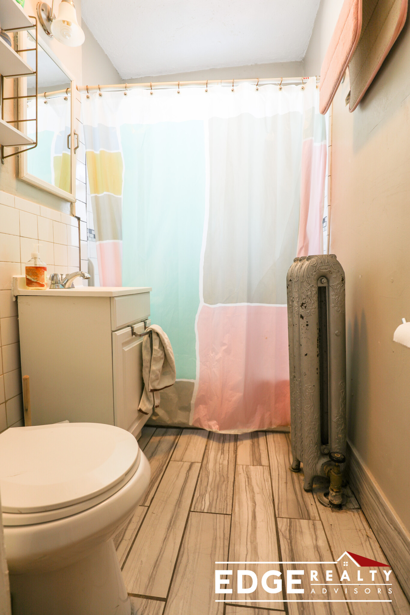 4 Rockledge St, Roxbury