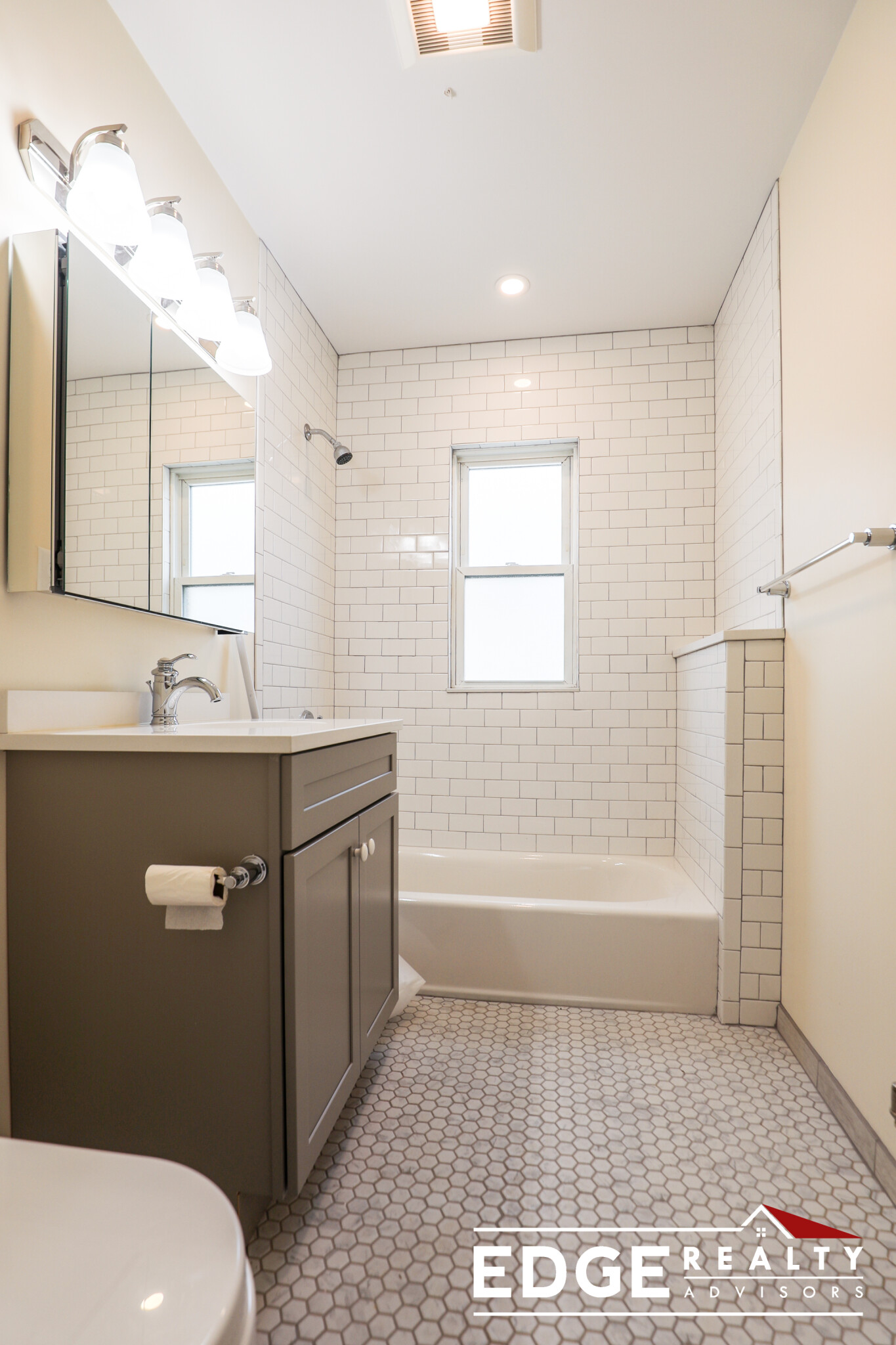 13 Derby Rd, Watertown