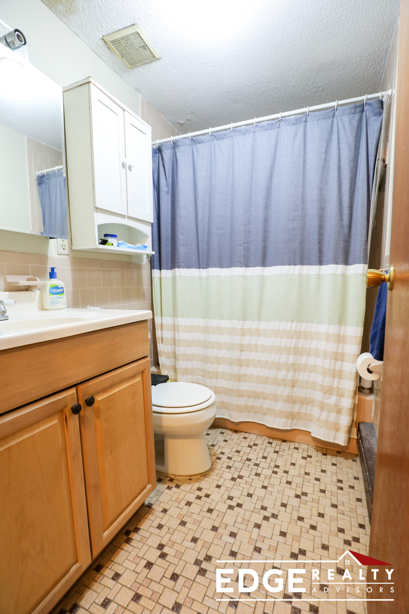 98 Beacon St, Ball Square