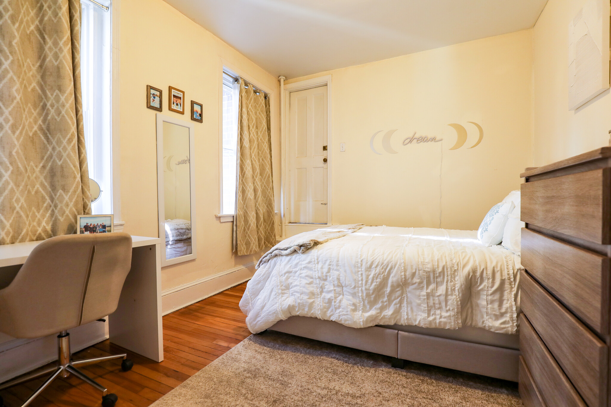 324 Saint Paul St, Longwood