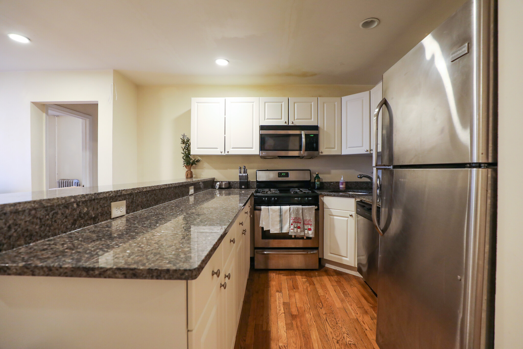 324 Saint Paul St, Longwood