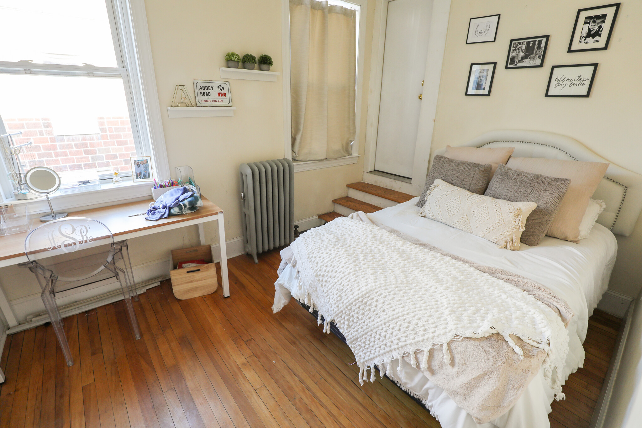 324 Saint Paul St, Longwood