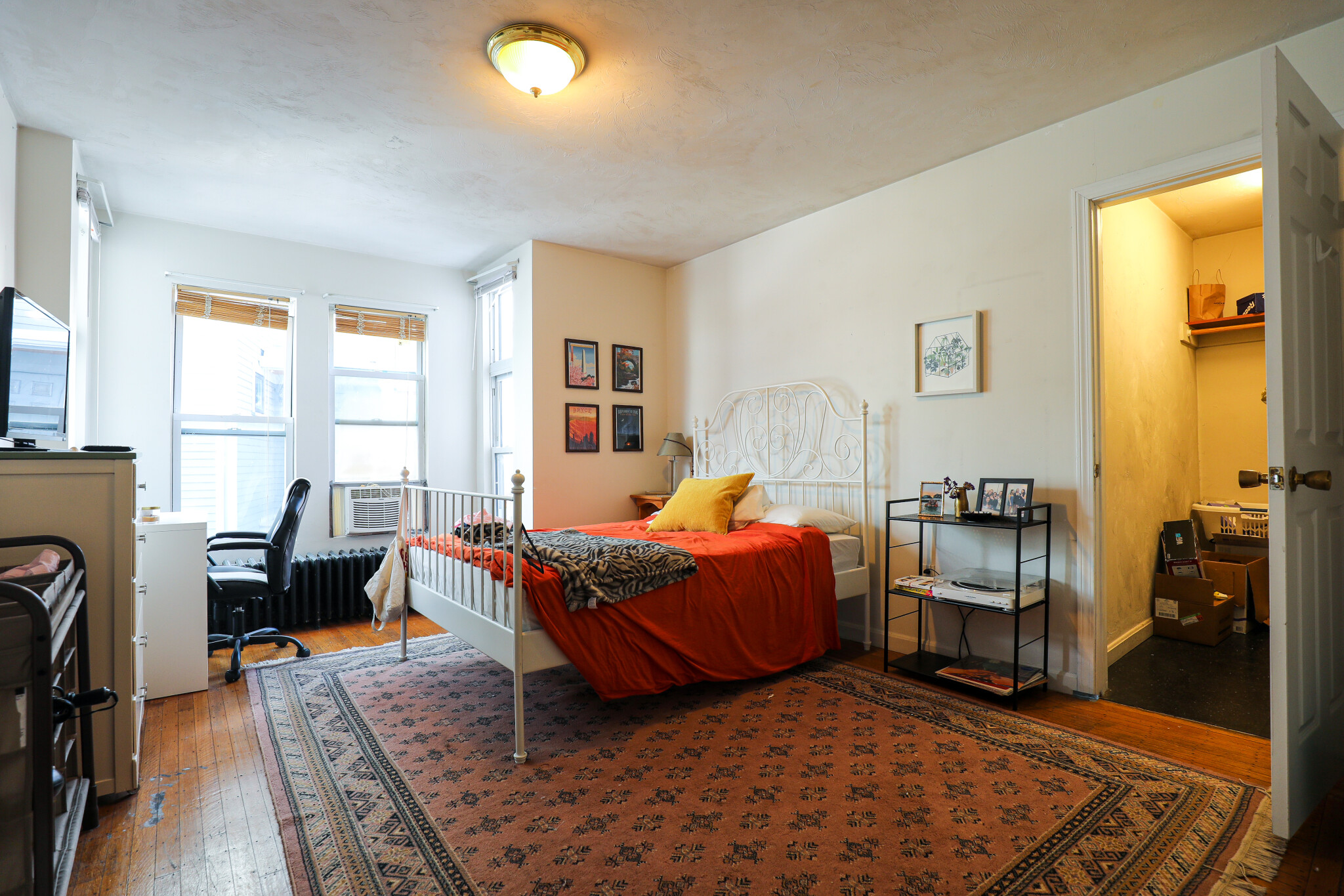 86 Linden St, Allston