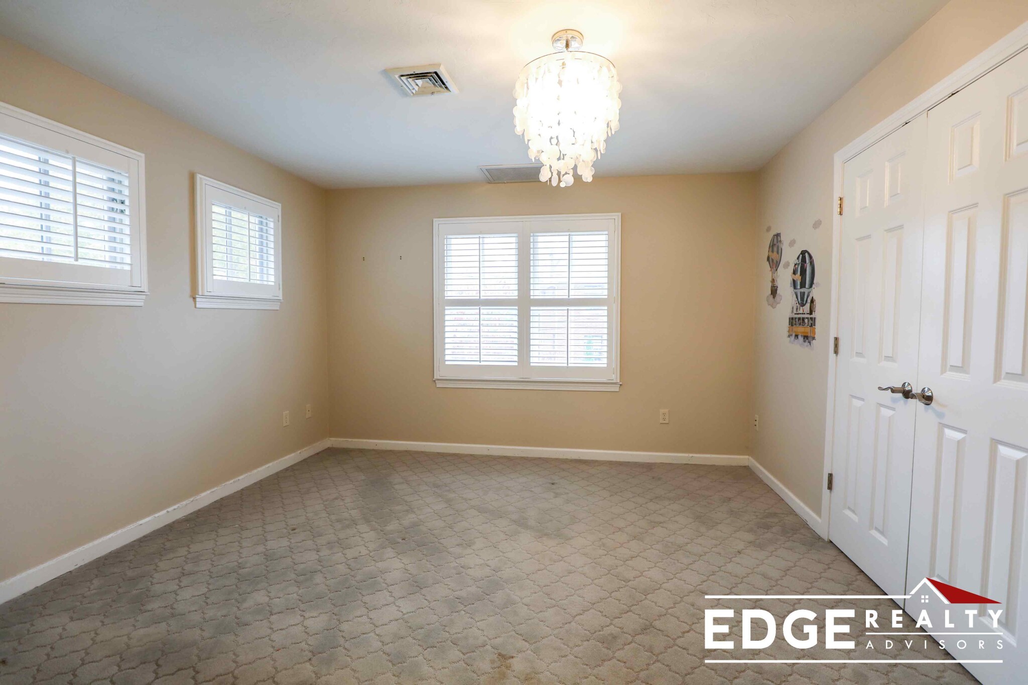 44 Russell Pl, Arlington