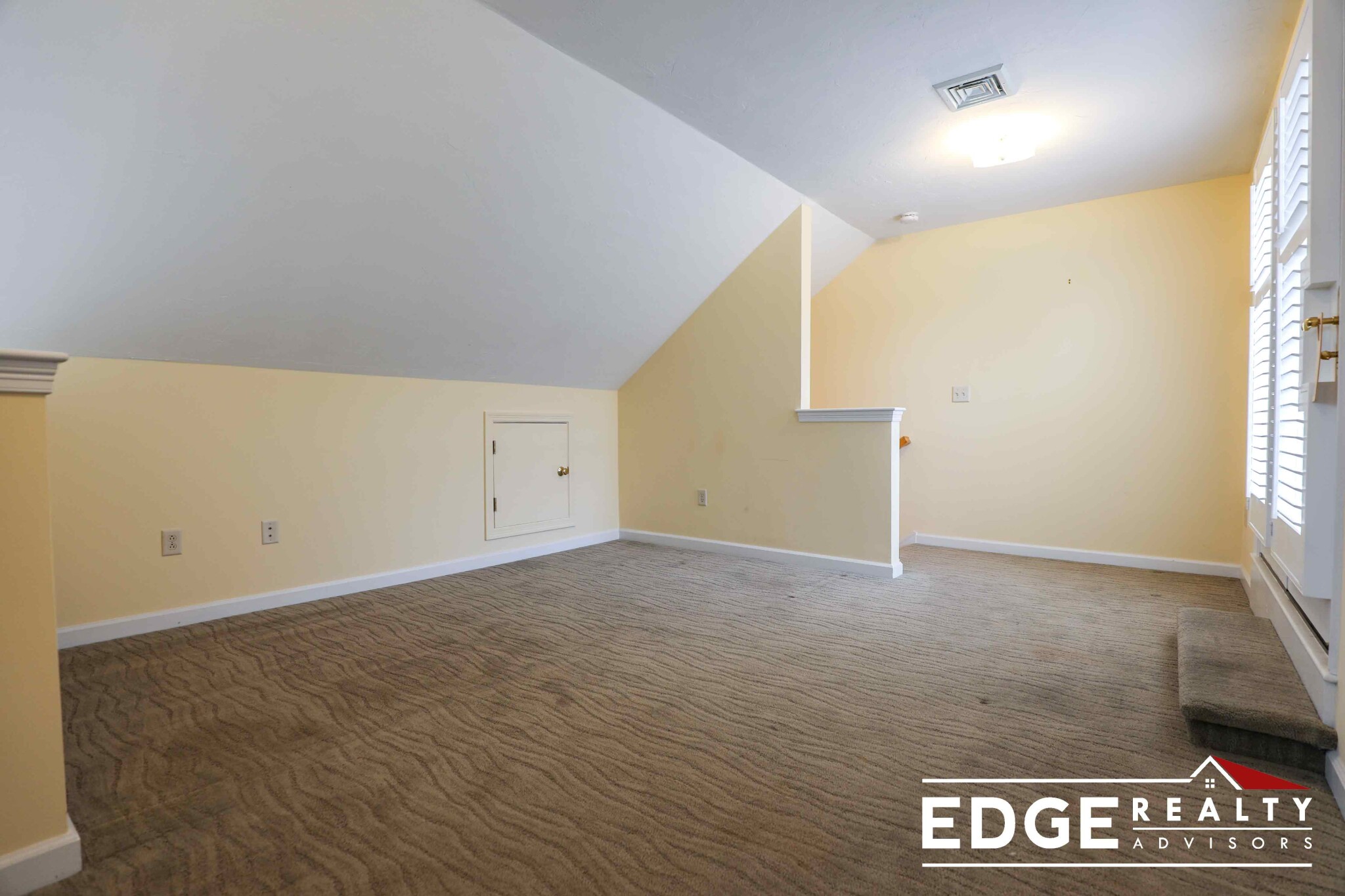 44 Russell Pl, Arlington