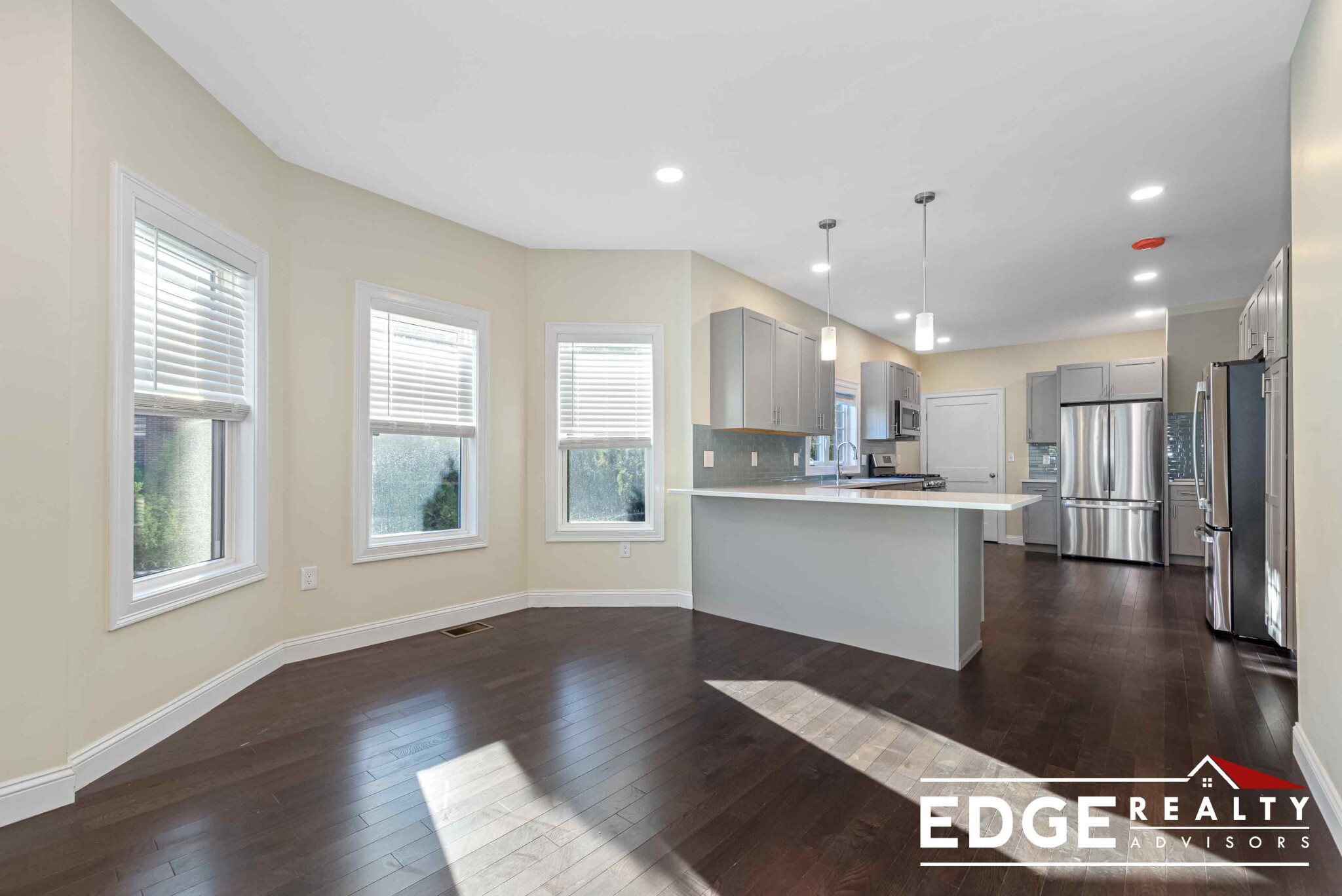 62 Bradbury Ave, Medford