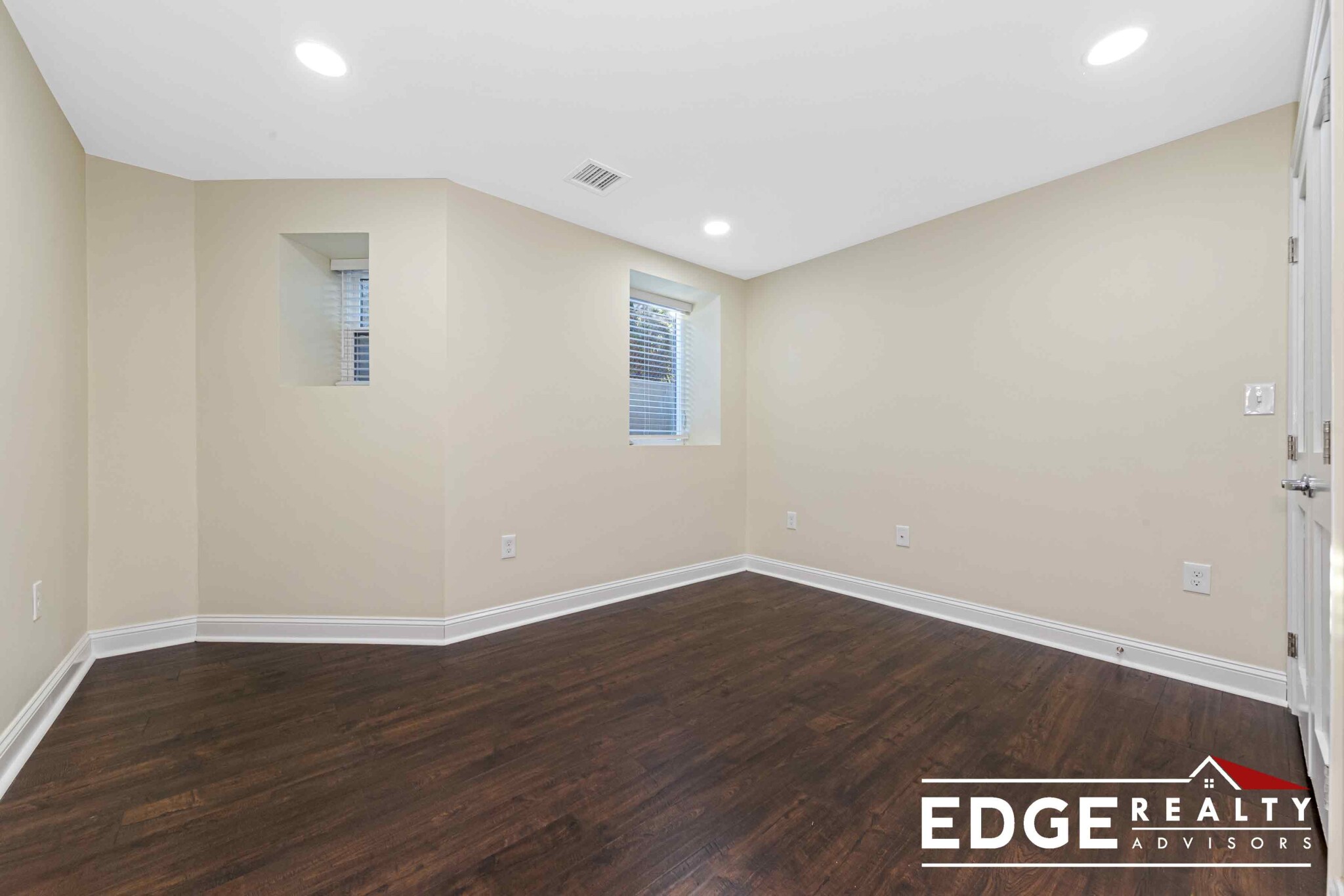 62 Bradbury Ave, Medford